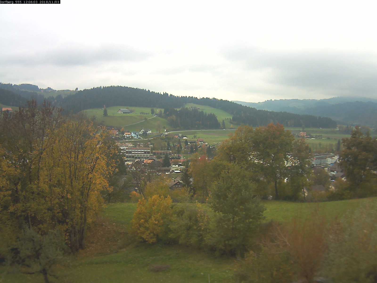 Webcam-Bild: Aussicht vom Dorfberg in Langnau 20181103-120601