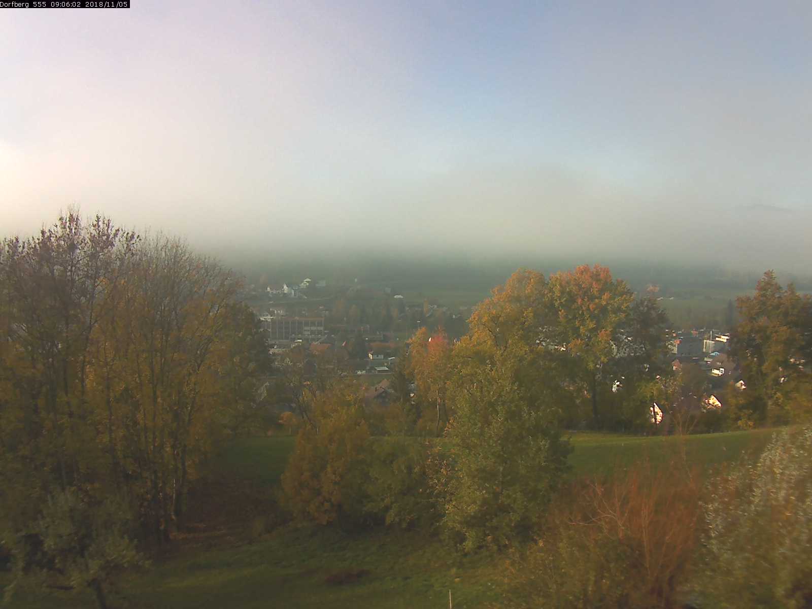 Webcam-Bild: Aussicht vom Dorfberg in Langnau 20181105-090601