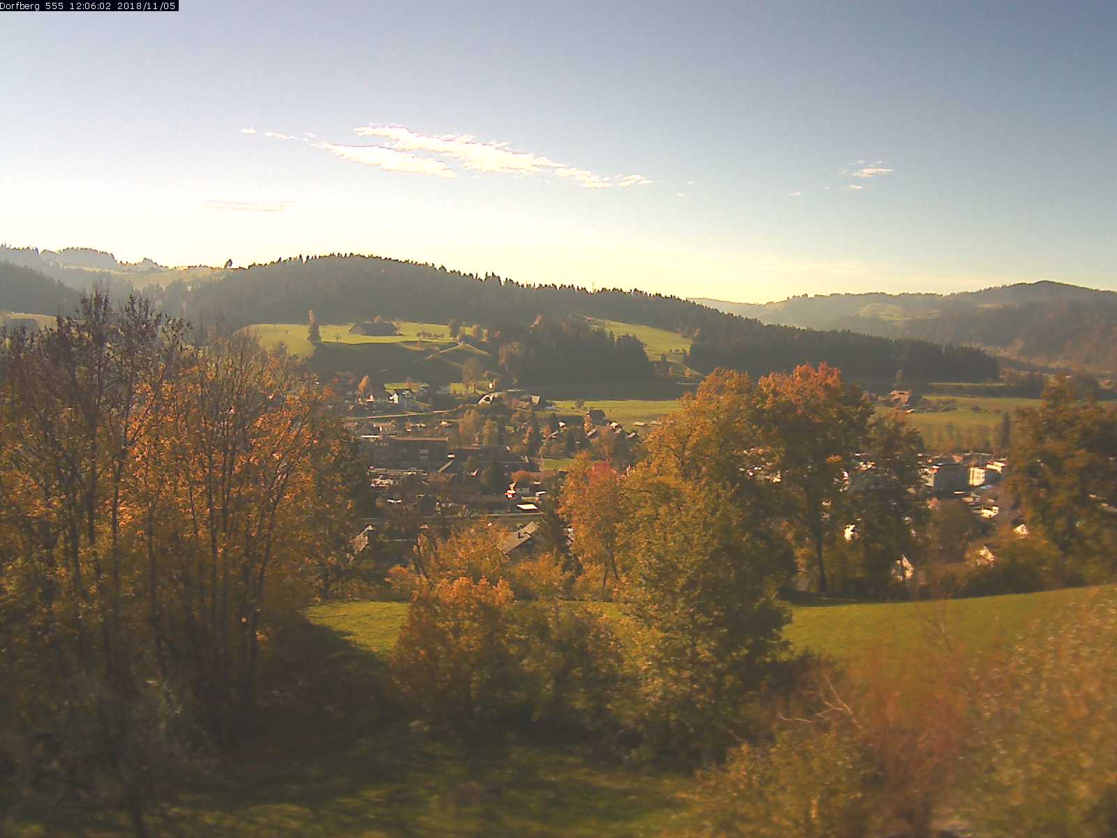 Webcam-Bild: Aussicht vom Dorfberg in Langnau 20181105-120601