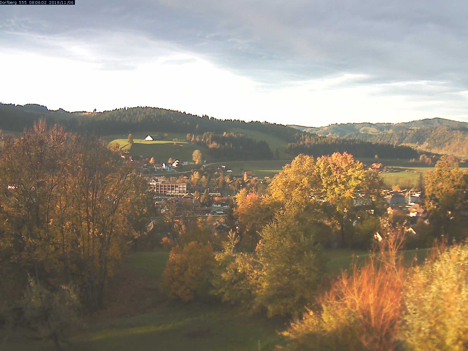 Webcam-Bild: Aussicht vom Dorfberg in Langnau 20181106-080601