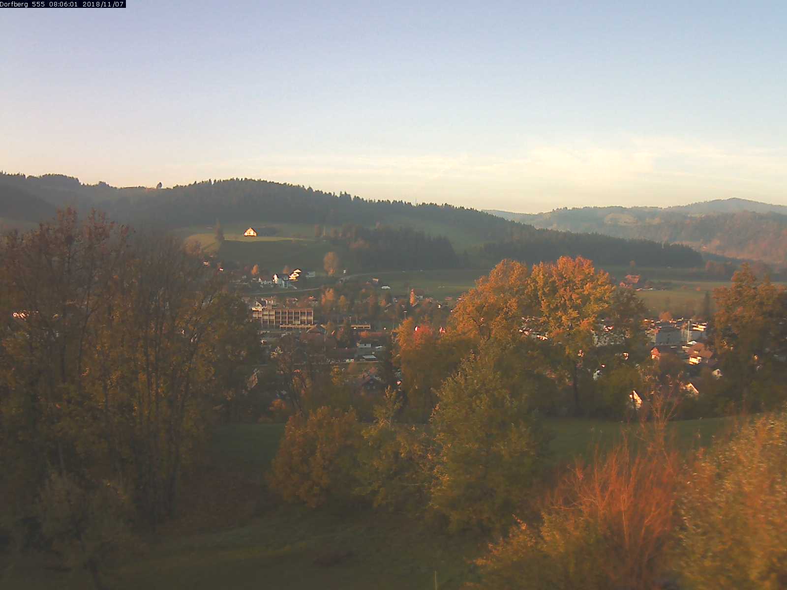 Webcam-Bild: Aussicht vom Dorfberg in Langnau 20181107-080601