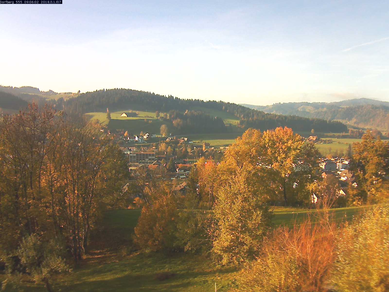 Webcam-Bild: Aussicht vom Dorfberg in Langnau 20181107-090601