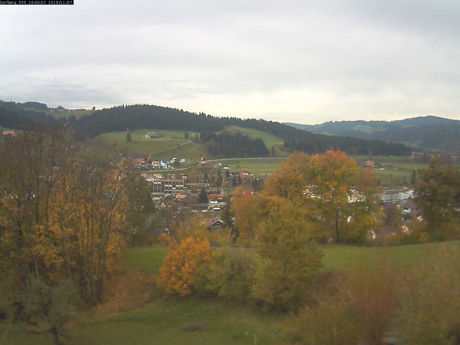 Webcam-Bild: Aussicht vom Dorfberg in Langnau 20181107-160601