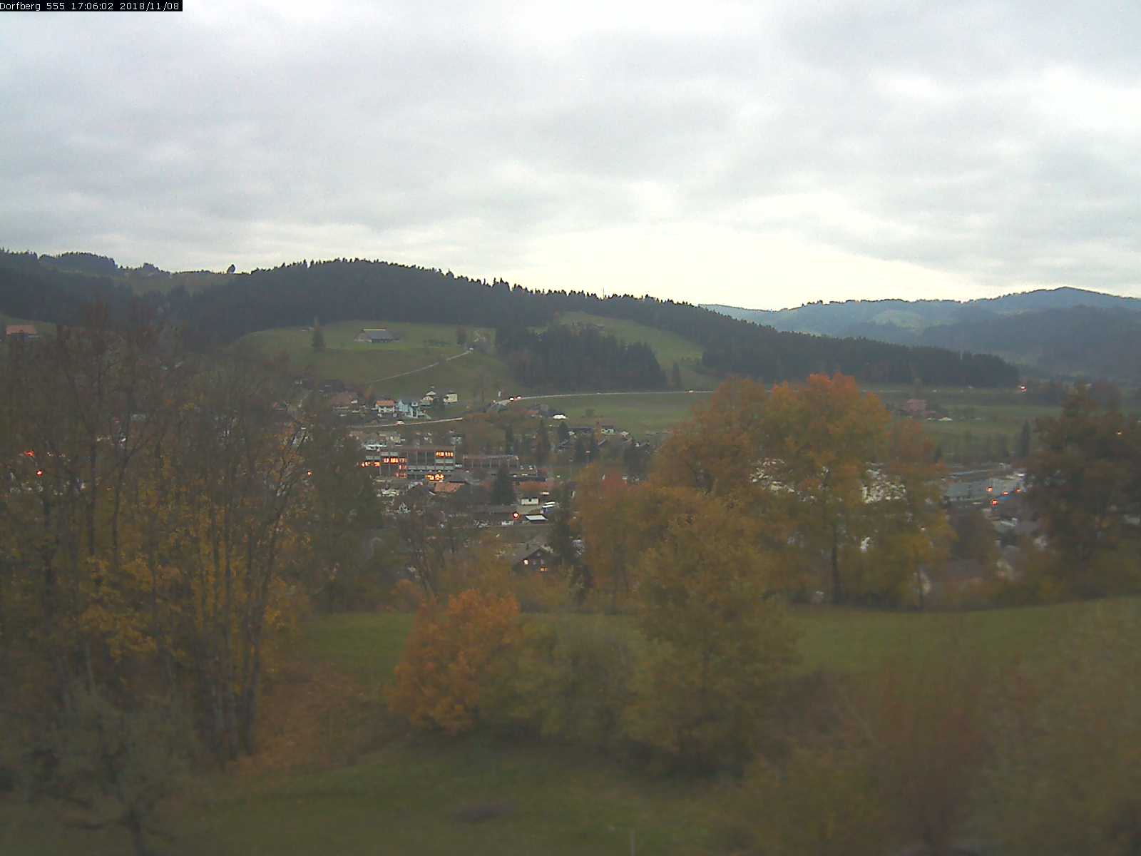 Webcam-Bild: Aussicht vom Dorfberg in Langnau 20181108-170601