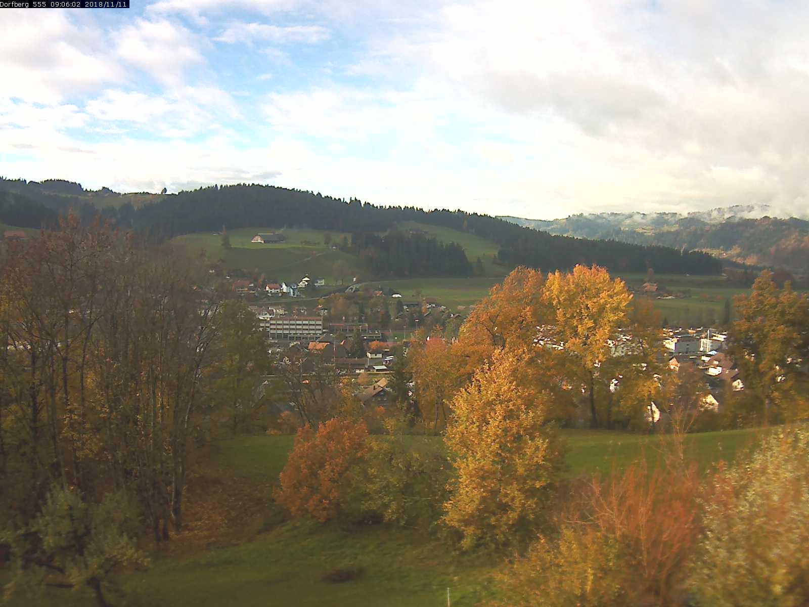 Webcam-Bild: Aussicht vom Dorfberg in Langnau 20181111-090601
