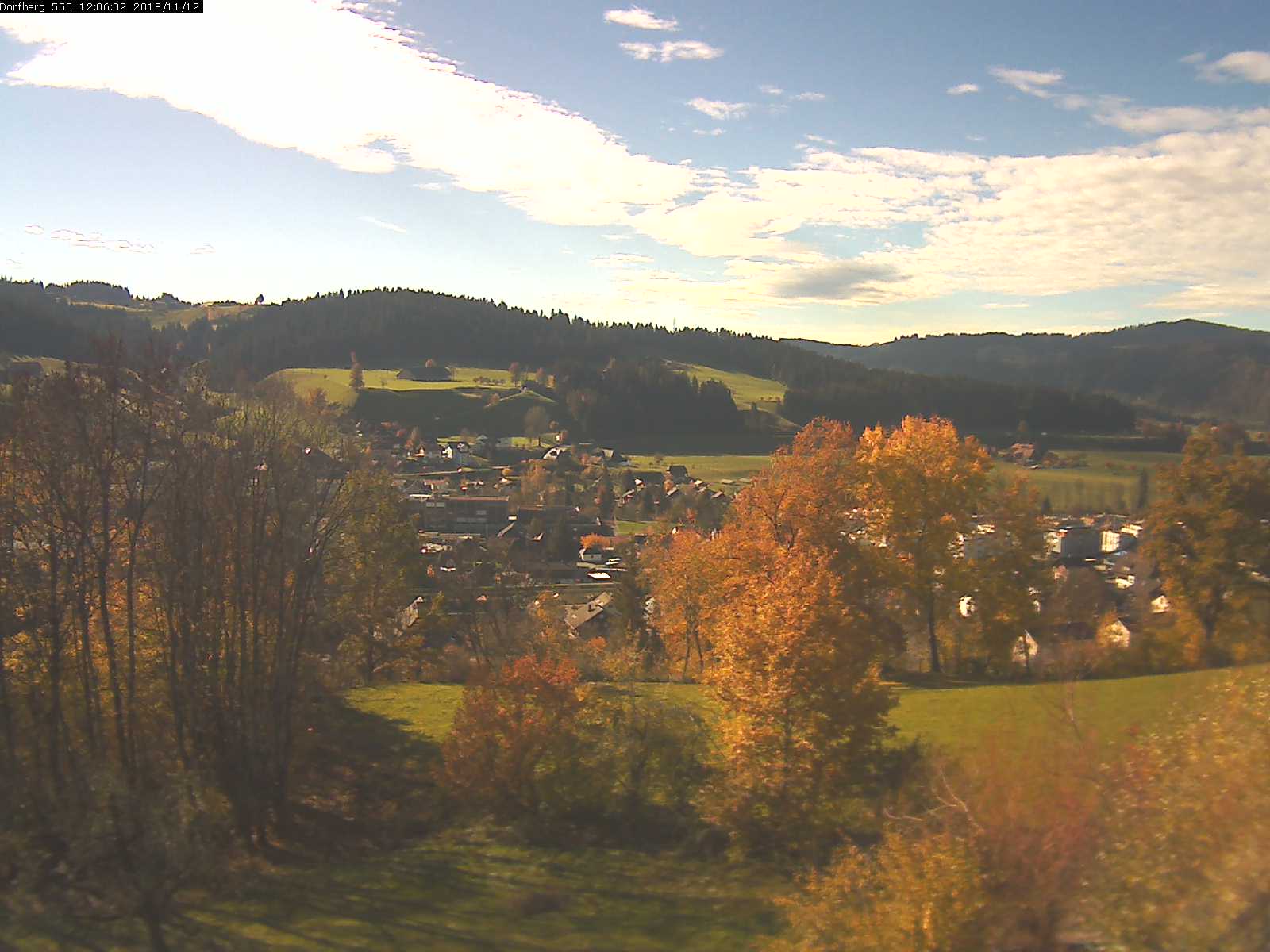 Webcam-Bild: Aussicht vom Dorfberg in Langnau 20181112-120601