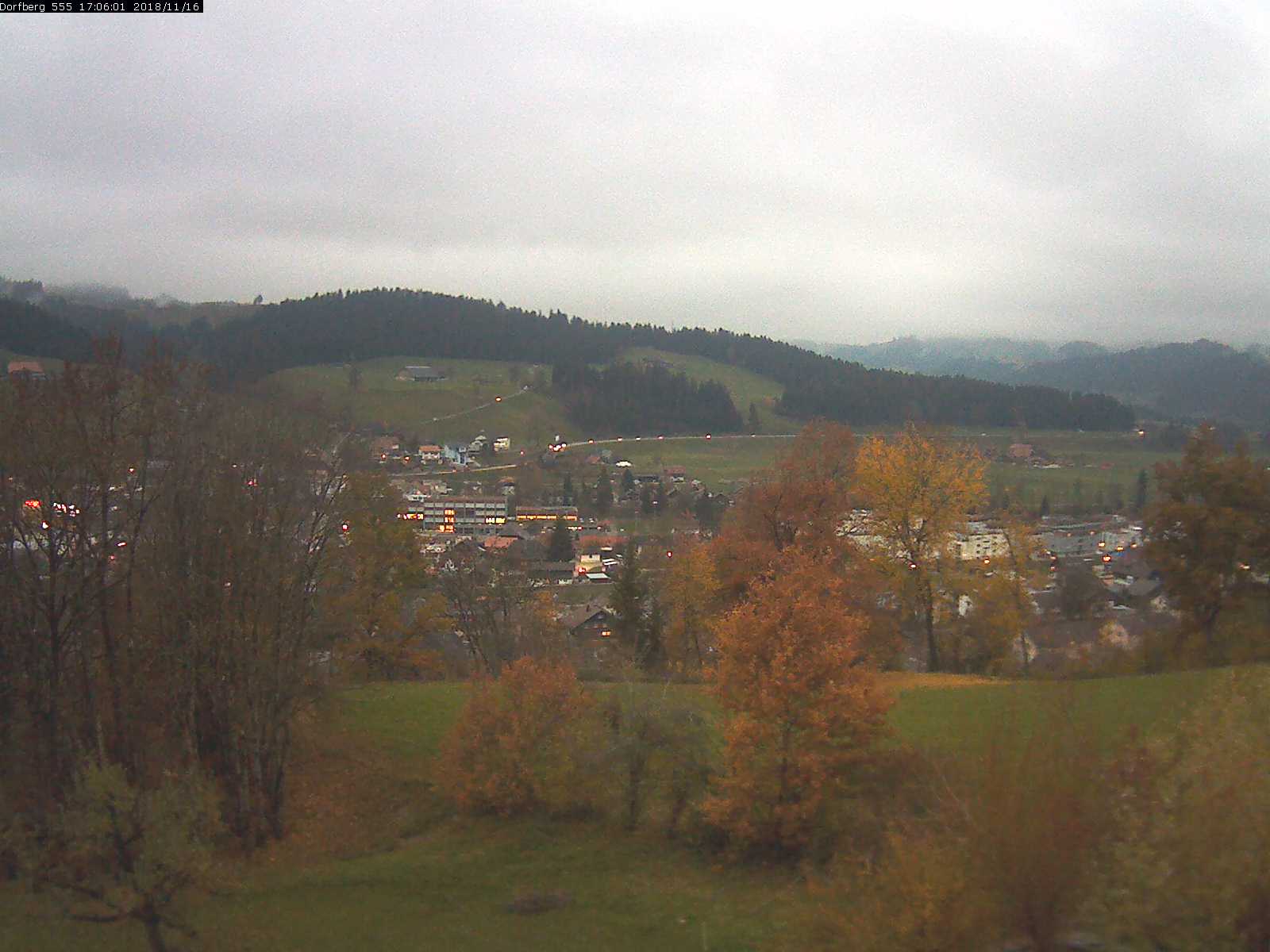 Webcam-Bild: Aussicht vom Dorfberg in Langnau 20181116-170601