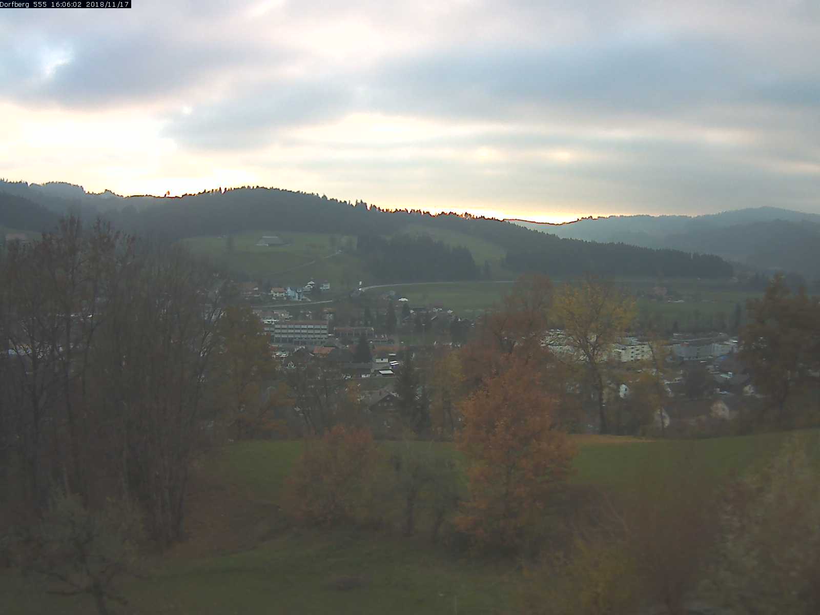 Webcam-Bild: Aussicht vom Dorfberg in Langnau 20181117-160601
