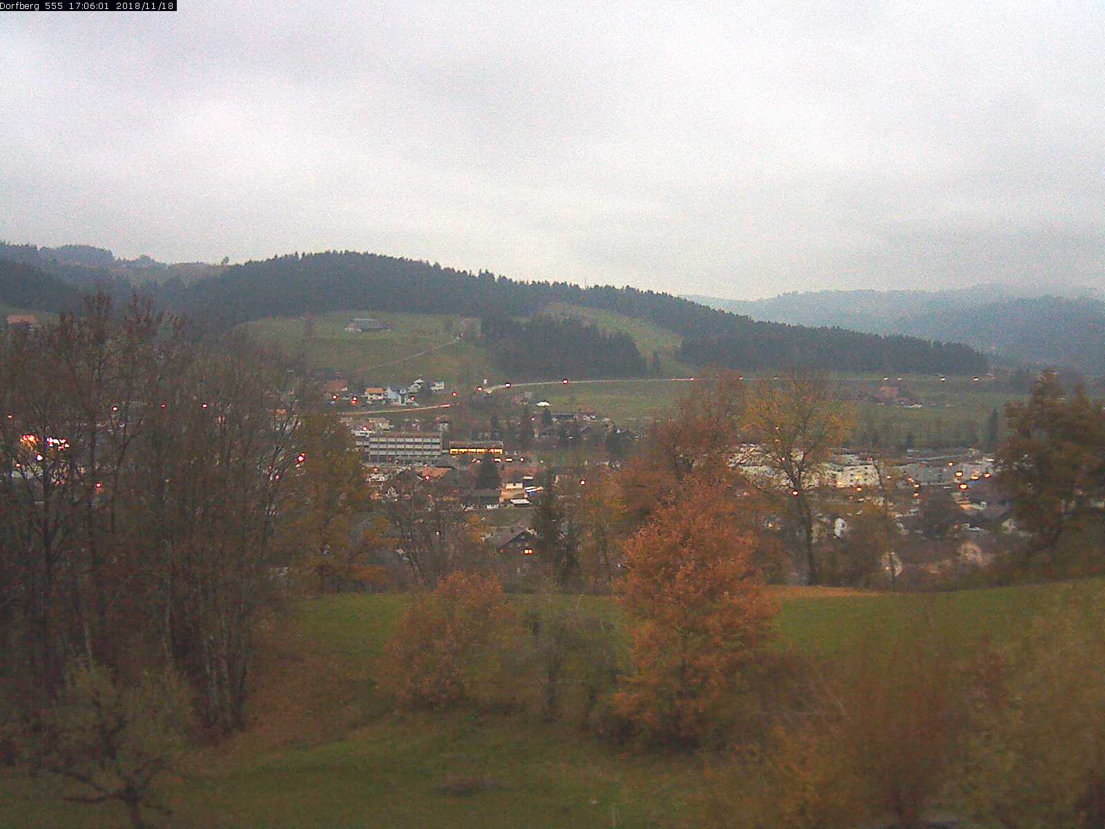 Webcam-Bild: Aussicht vom Dorfberg in Langnau 20181118-170601