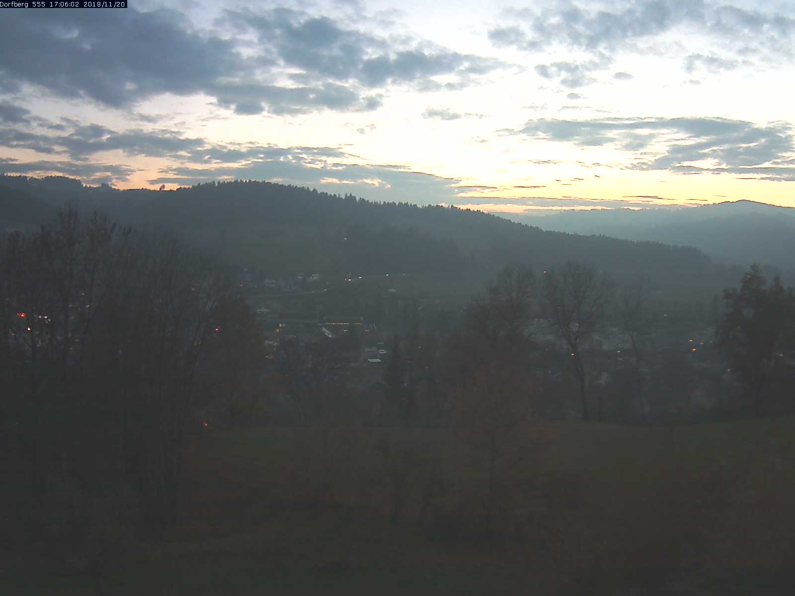 Webcam-Bild: Aussicht vom Dorfberg in Langnau 20181120-170601