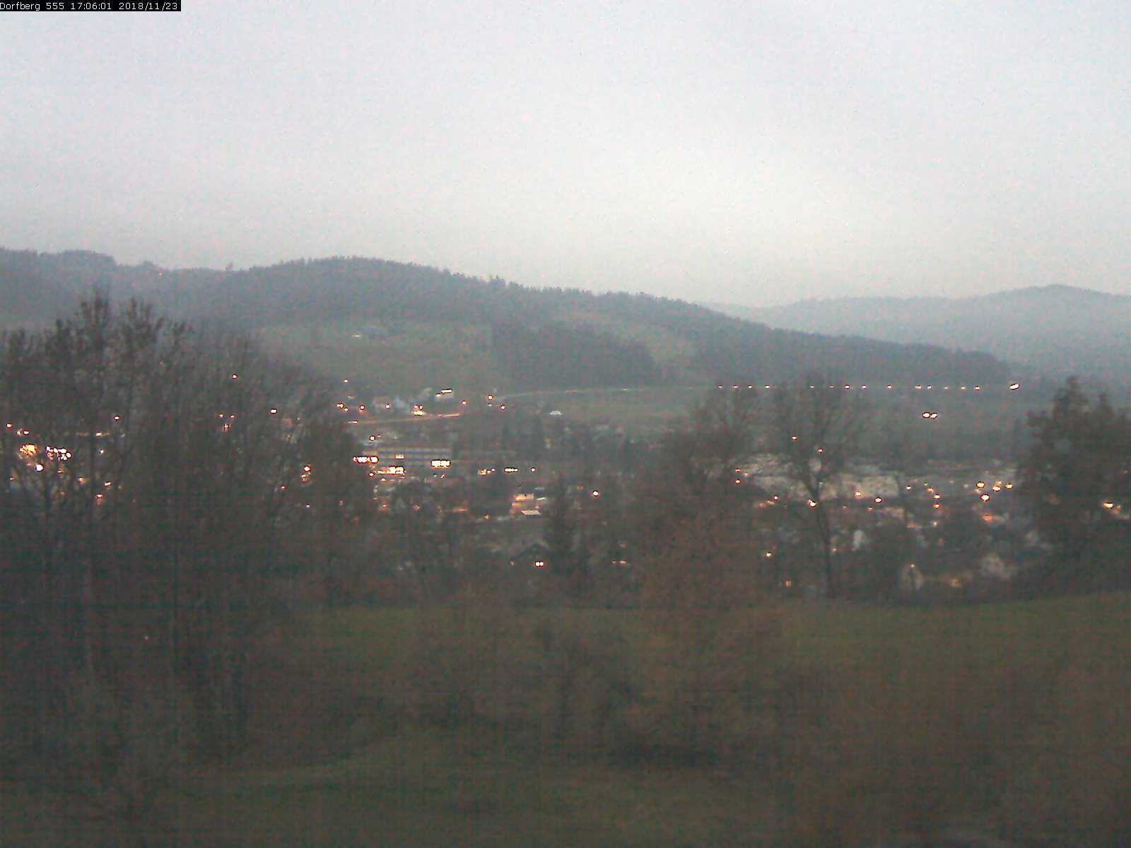 Webcam-Bild: Aussicht vom Dorfberg in Langnau 20181123-170601