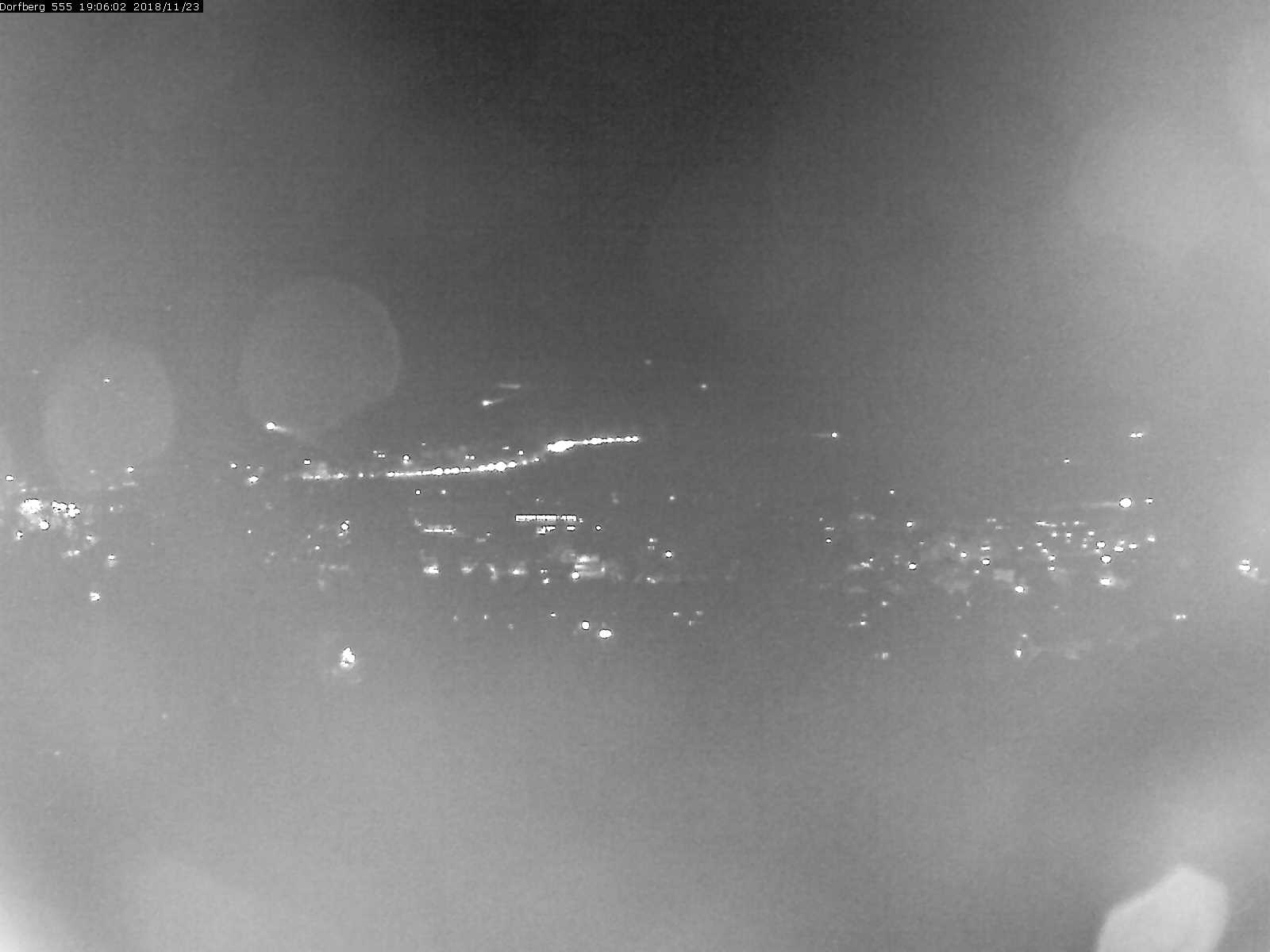 Webcam-Bild: Aussicht vom Dorfberg in Langnau 20181123-190601