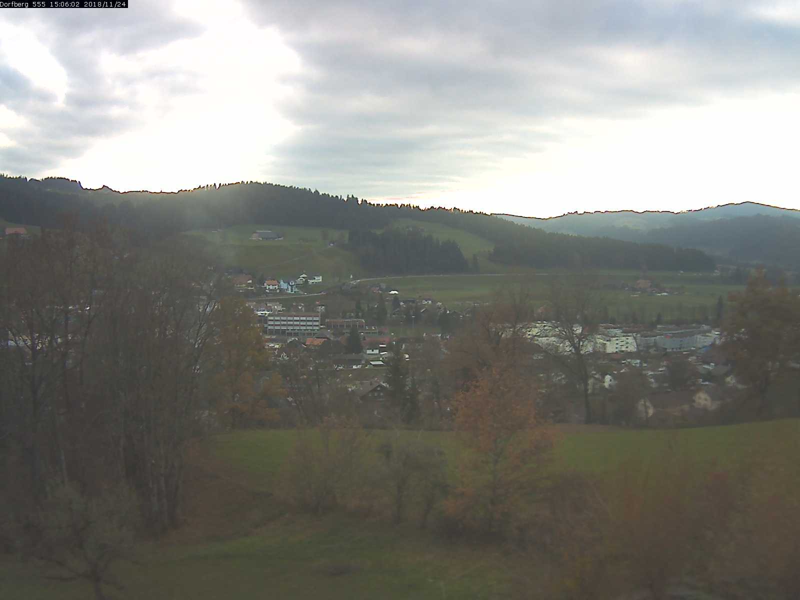 Webcam-Bild: Aussicht vom Dorfberg in Langnau 20181124-150601