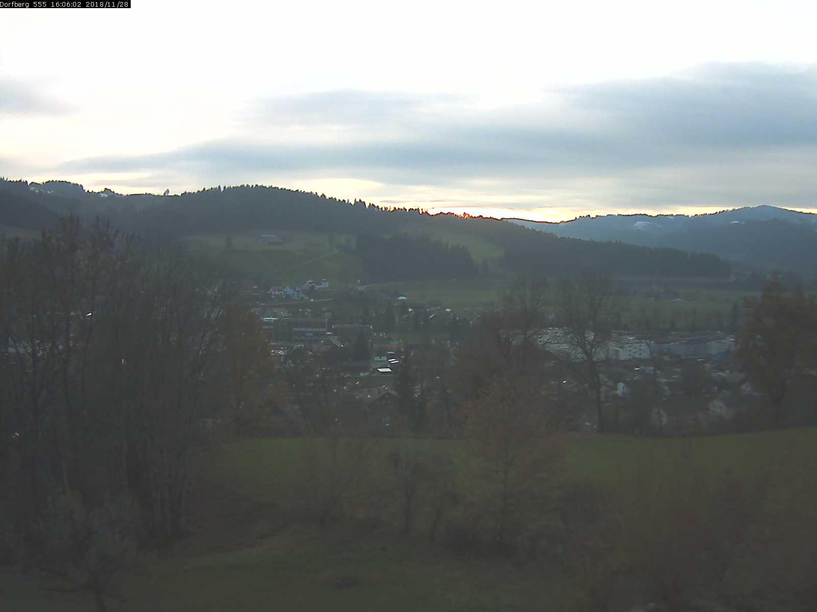 Webcam-Bild: Aussicht vom Dorfberg in Langnau 20181128-160601