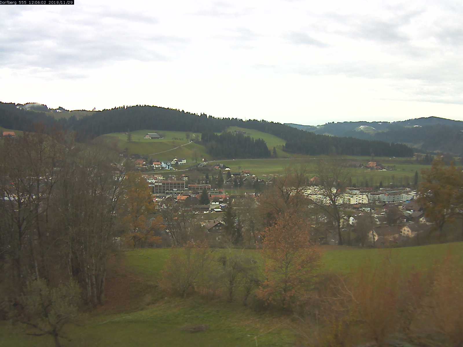 Webcam-Bild: Aussicht vom Dorfberg in Langnau 20181129-120601