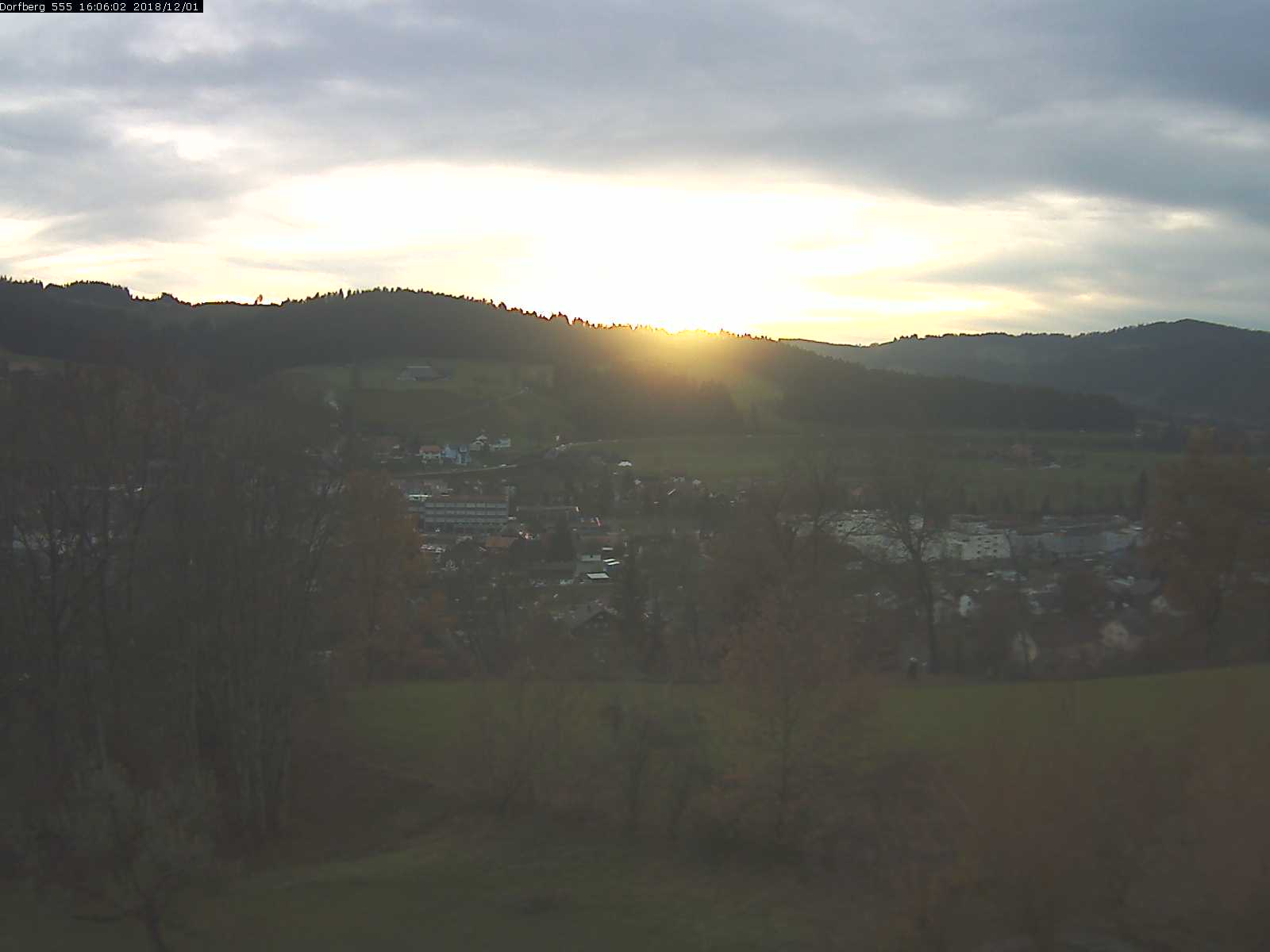 Webcam-Bild: Aussicht vom Dorfberg in Langnau 20181201-160601