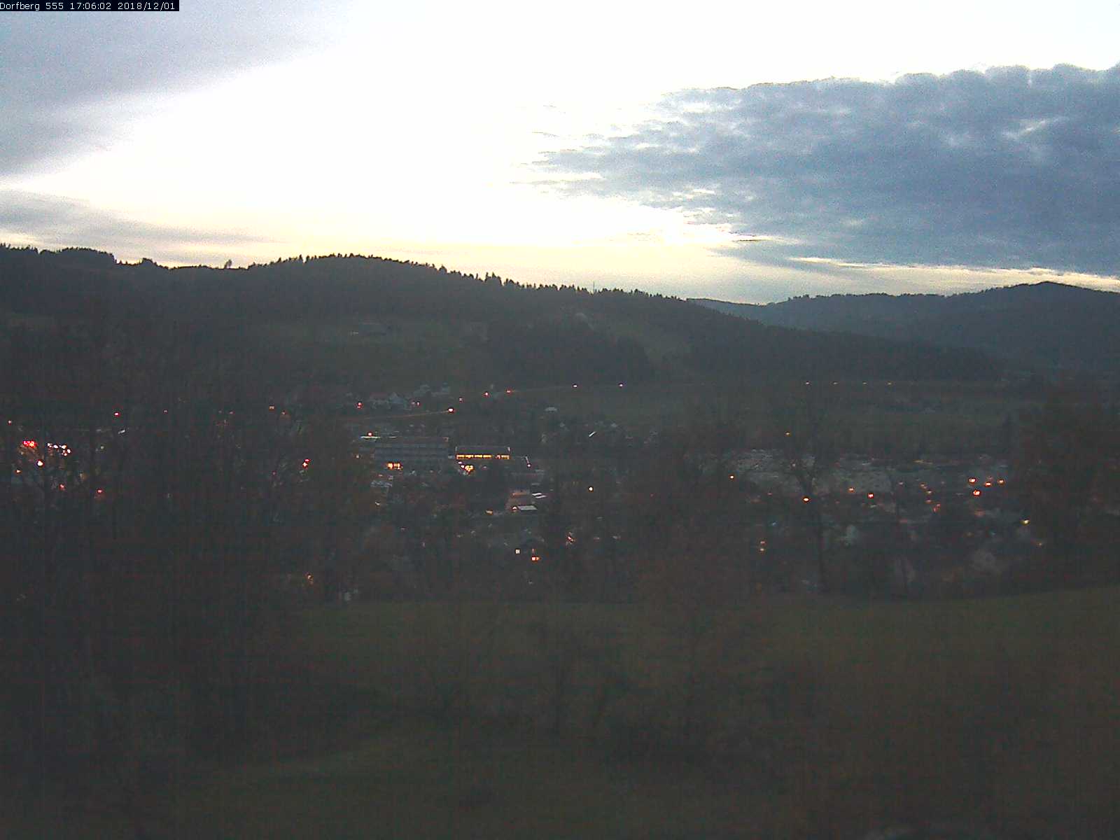 Webcam-Bild: Aussicht vom Dorfberg in Langnau 20181201-170601