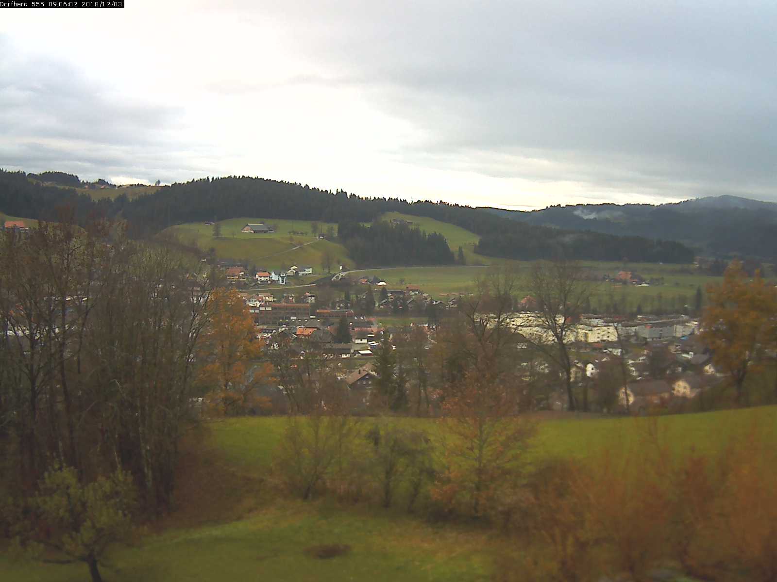Webcam-Bild: Aussicht vom Dorfberg in Langnau 20181203-090601