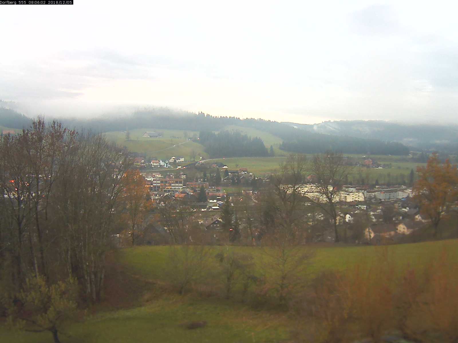 Webcam-Bild: Aussicht vom Dorfberg in Langnau 20181205-080601