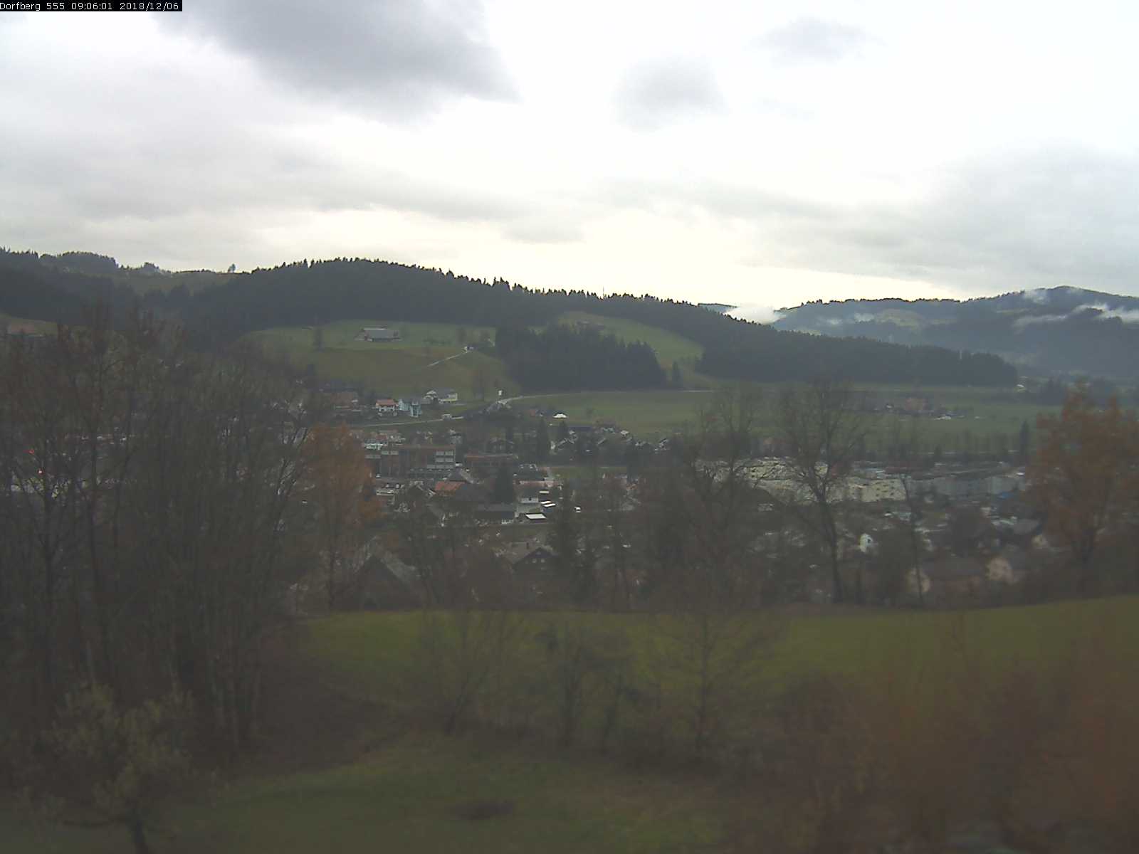 Webcam-Bild: Aussicht vom Dorfberg in Langnau 20181206-090601