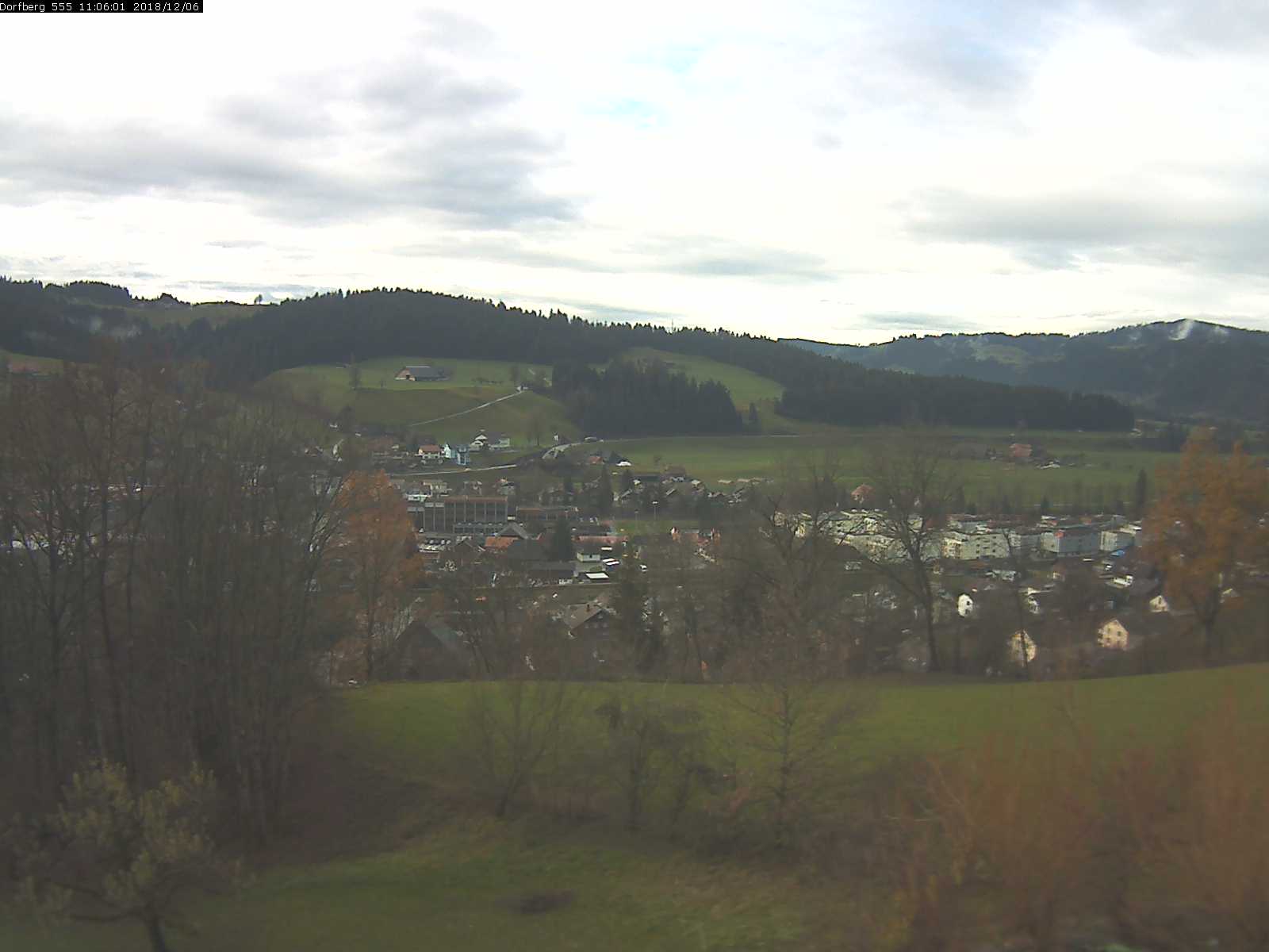 Webcam-Bild: Aussicht vom Dorfberg in Langnau 20181206-110601