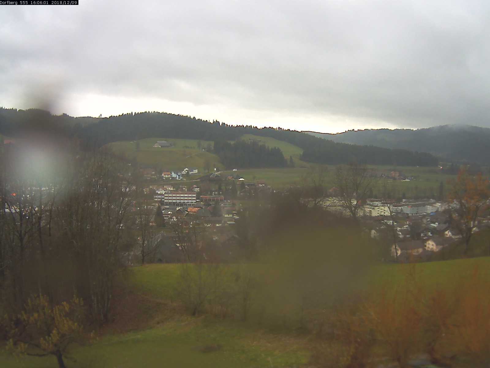 Webcam-Bild: Aussicht vom Dorfberg in Langnau 20181209-160601