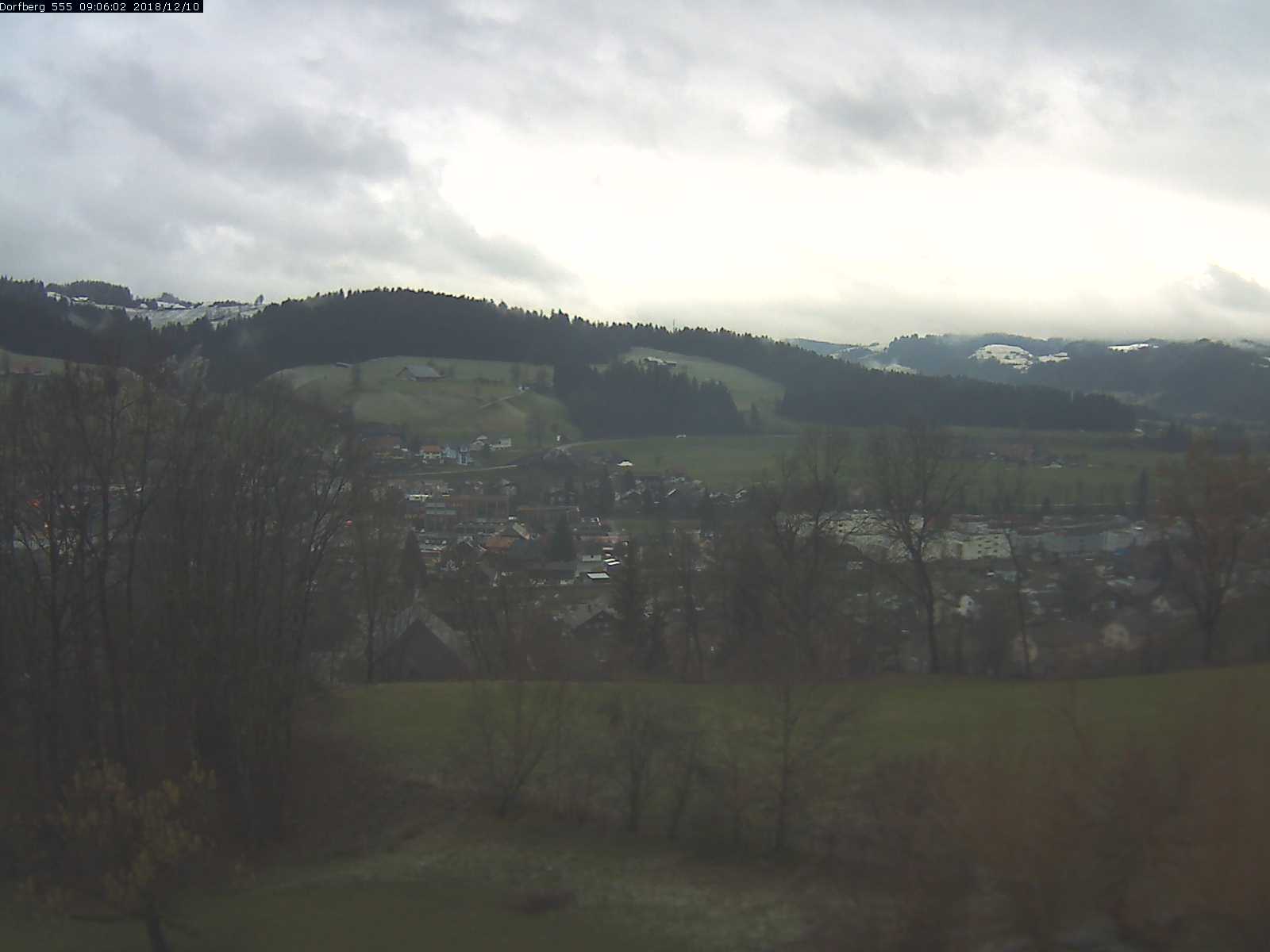 Webcam-Bild: Aussicht vom Dorfberg in Langnau 20181210-090601
