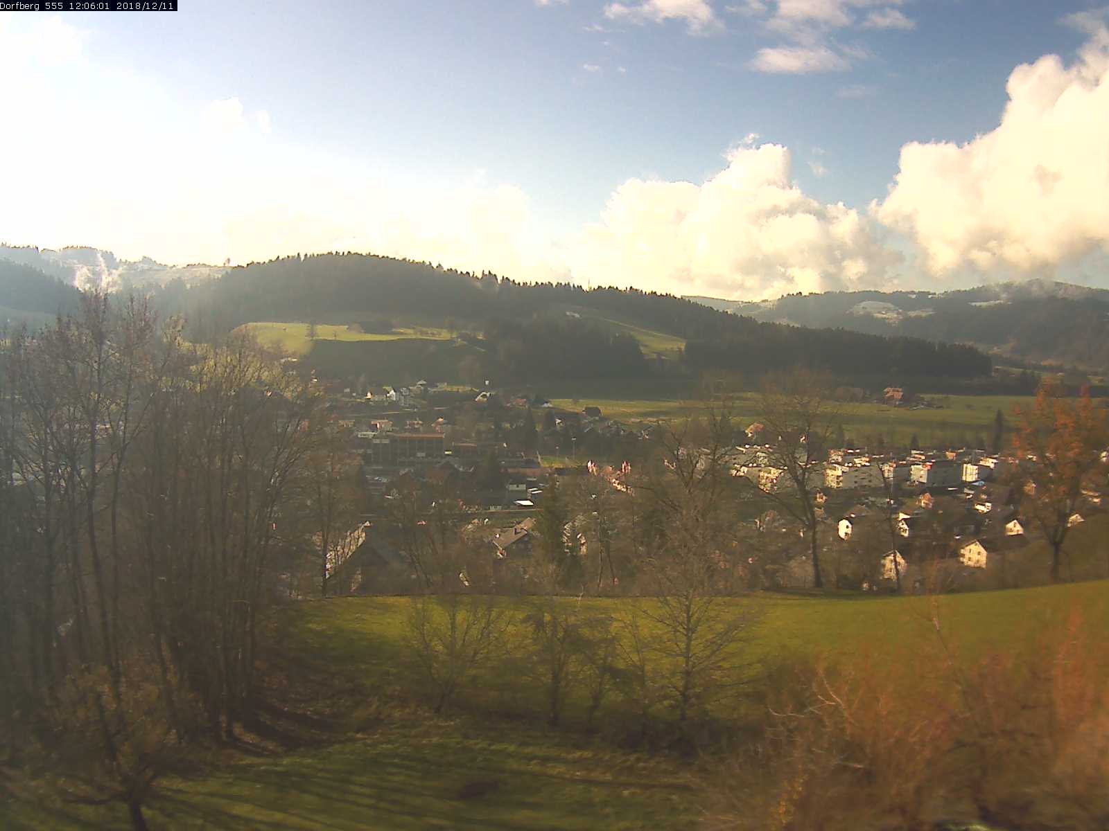 Webcam-Bild: Aussicht vom Dorfberg in Langnau 20181211-120601