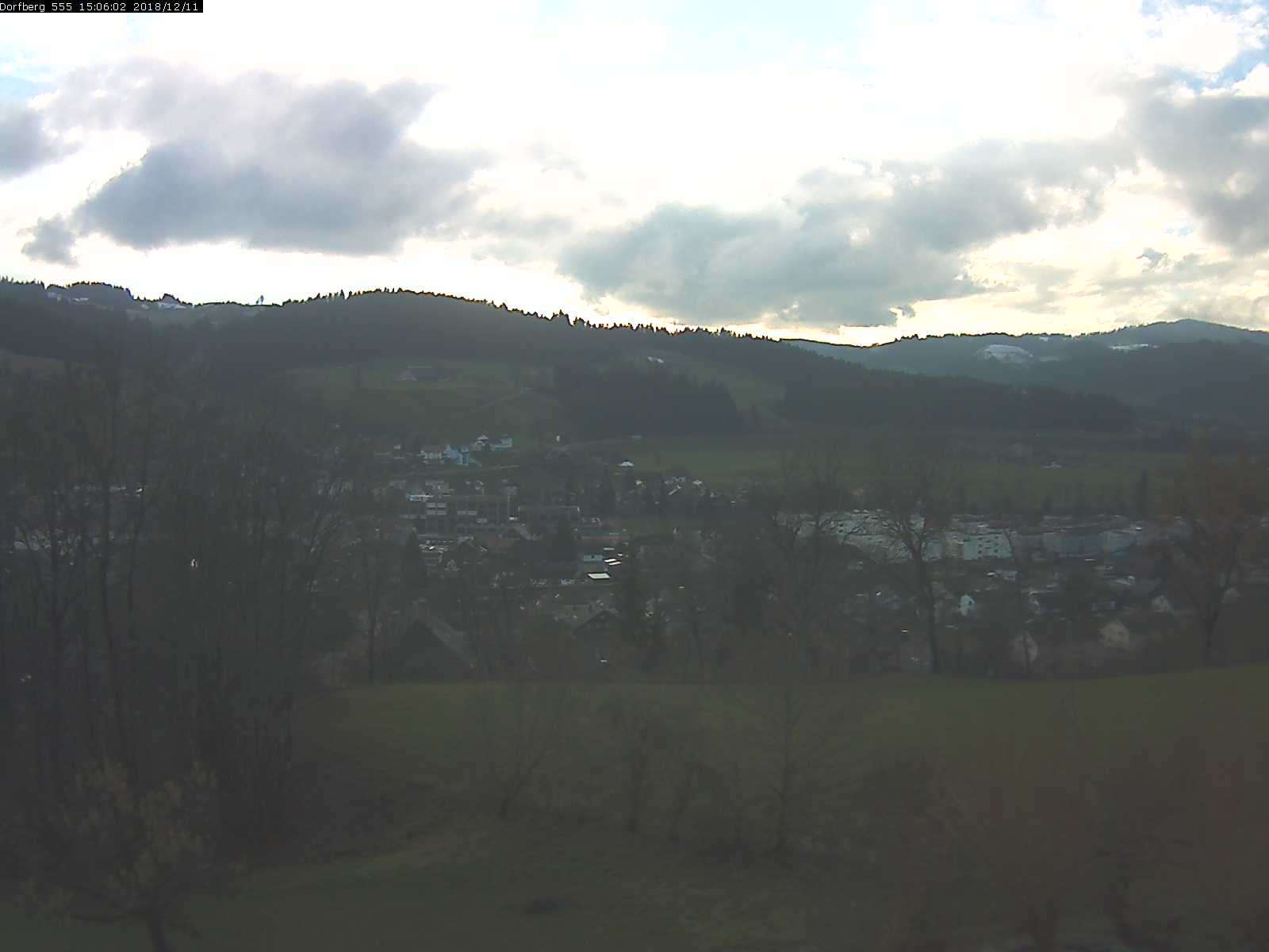Webcam-Bild: Aussicht vom Dorfberg in Langnau 20181211-150601