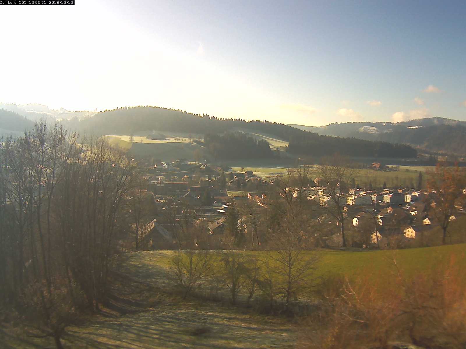 Webcam-Bild: Aussicht vom Dorfberg in Langnau 20181212-120601