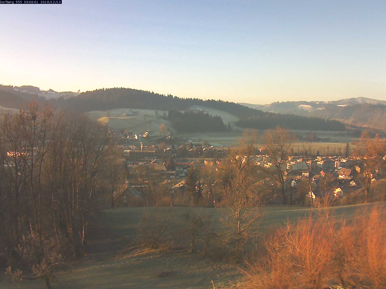Webcam-Bild: Aussicht vom Dorfberg in Langnau 20181213-090601