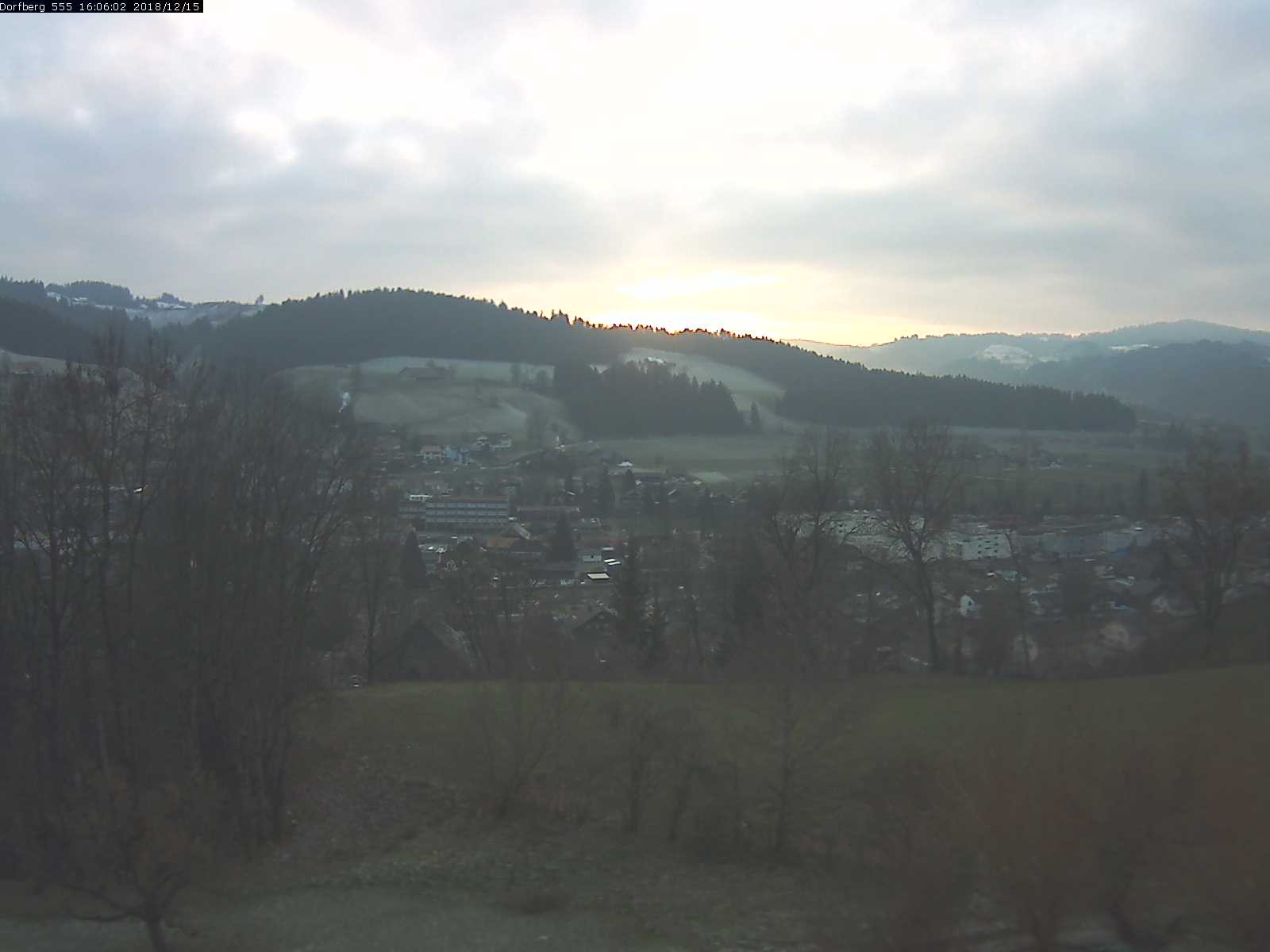 Webcam-Bild: Aussicht vom Dorfberg in Langnau 20181215-160601