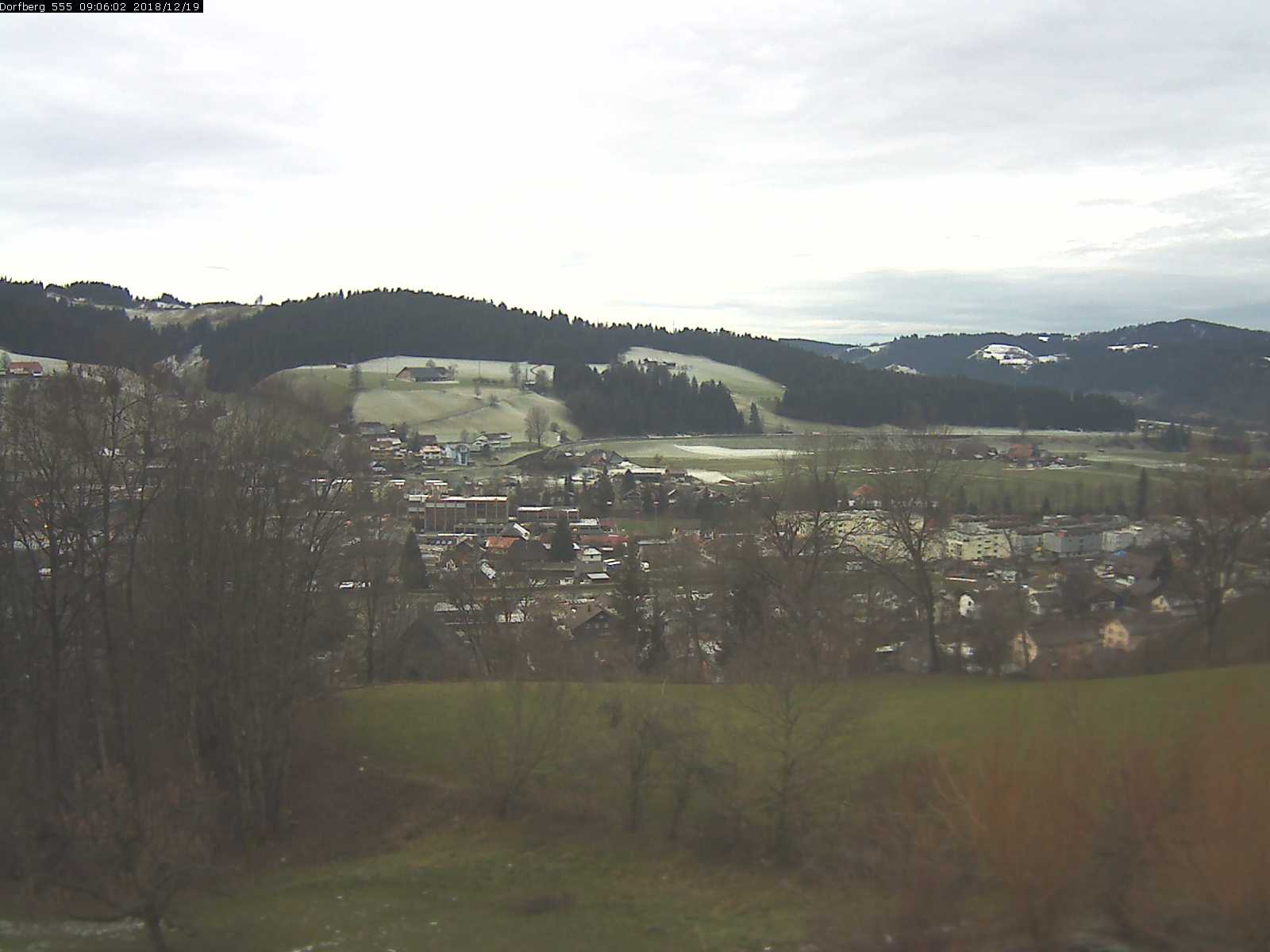 Webcam-Bild: Aussicht vom Dorfberg in Langnau 20181219-090601