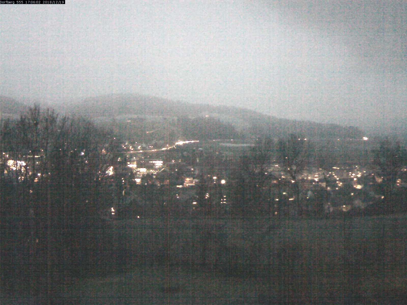 Webcam-Bild: Aussicht vom Dorfberg in Langnau 20181219-170601