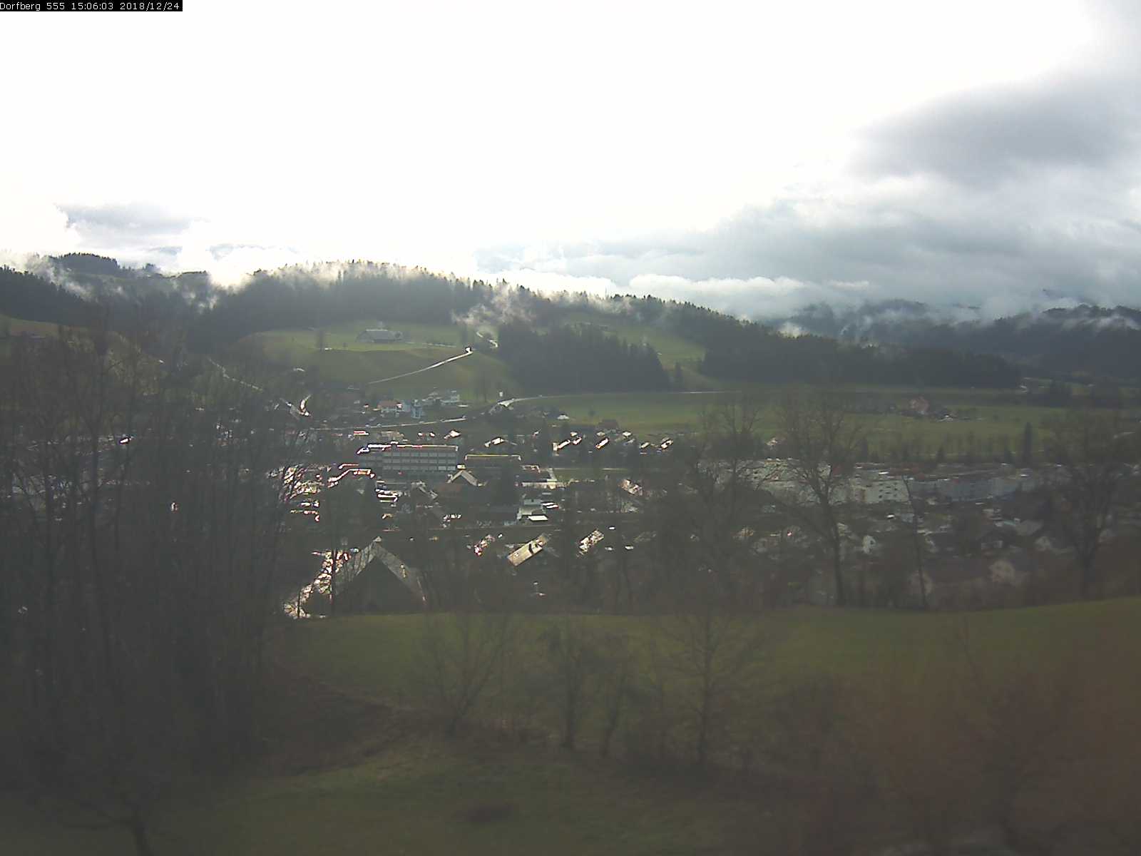 Webcam-Bild: Aussicht vom Dorfberg in Langnau 20181224-150602