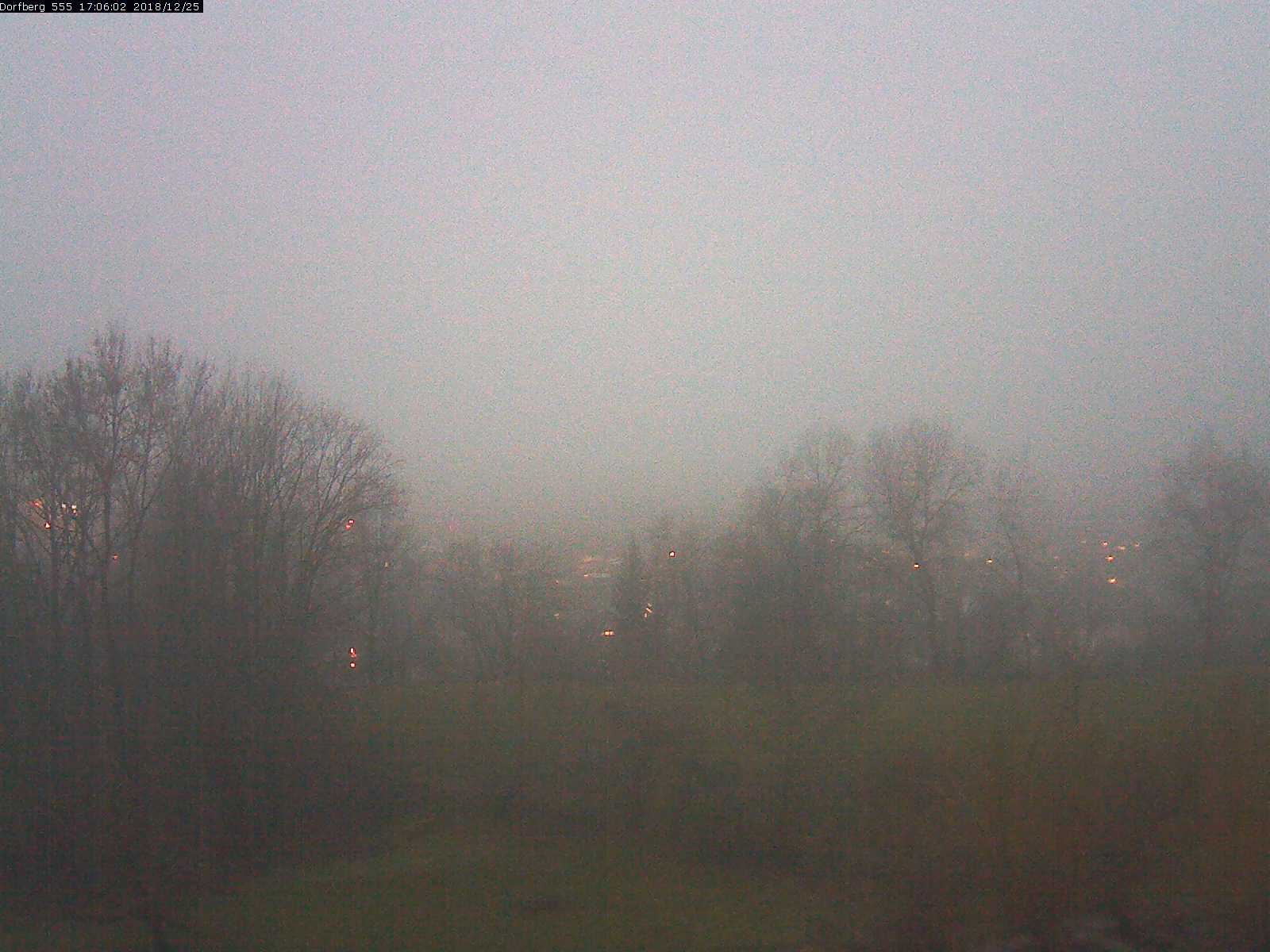 Webcam-Bild: Aussicht vom Dorfberg in Langnau 20181225-170601
