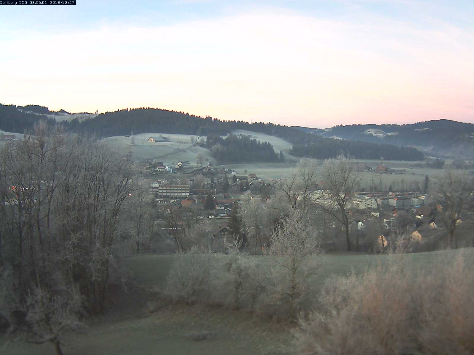 Webcam-Bild: Aussicht vom Dorfberg in Langnau 20181227-080601