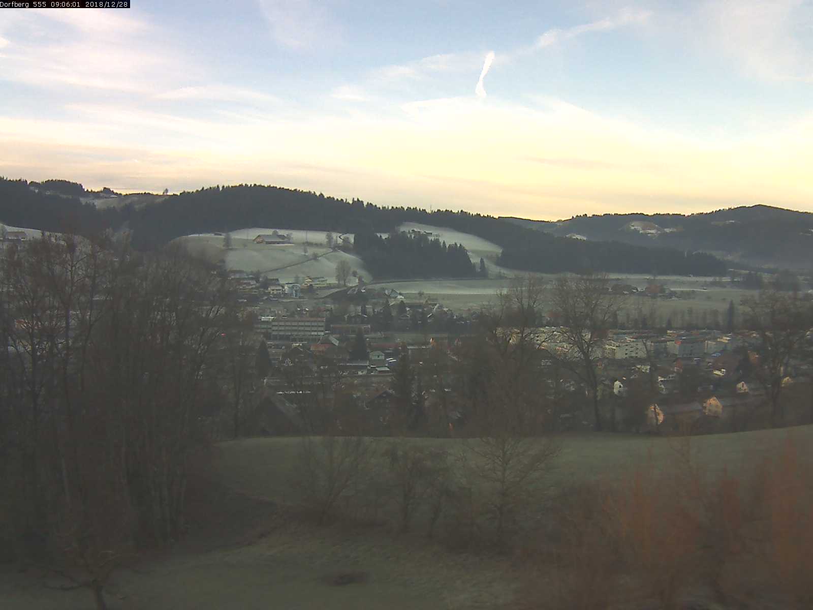 Webcam-Bild: Aussicht vom Dorfberg in Langnau 20181228-090601