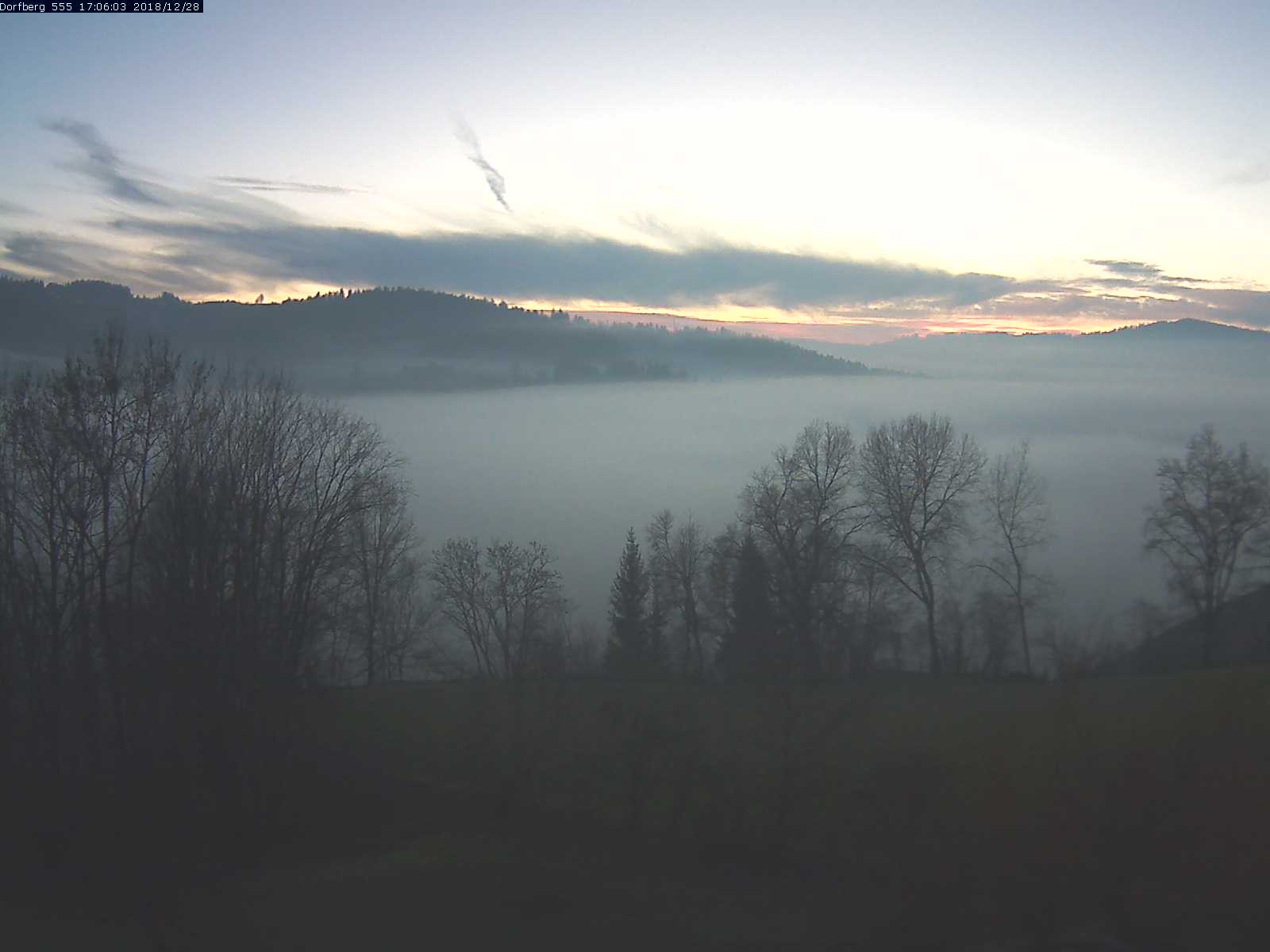 Webcam-Bild: Aussicht vom Dorfberg in Langnau 20181228-170601