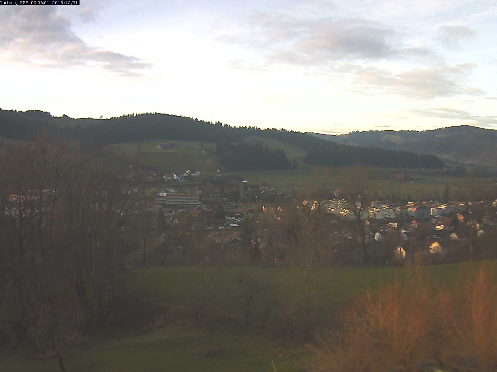 Webcam-Bild: Aussicht vom Dorfberg in Langnau 20181231-090601