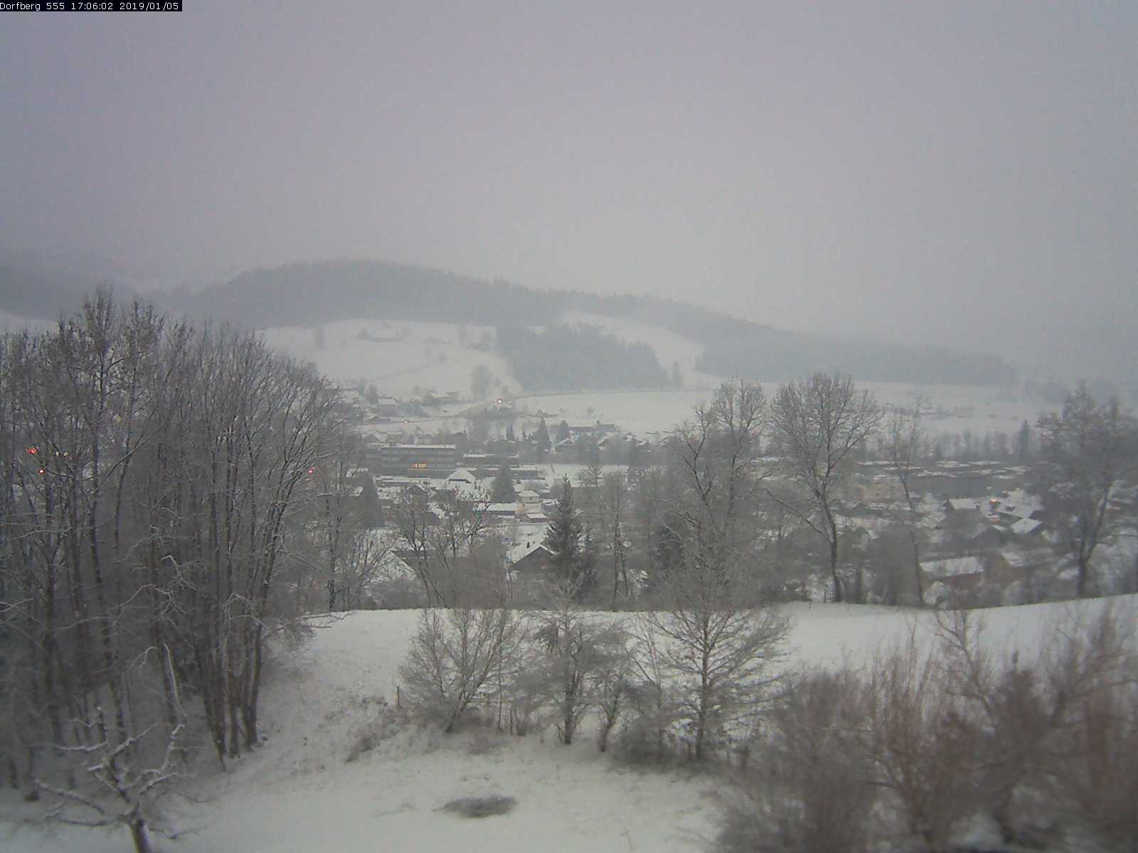 Webcam-Bild: Aussicht vom Dorfberg in Langnau 20190105-170601