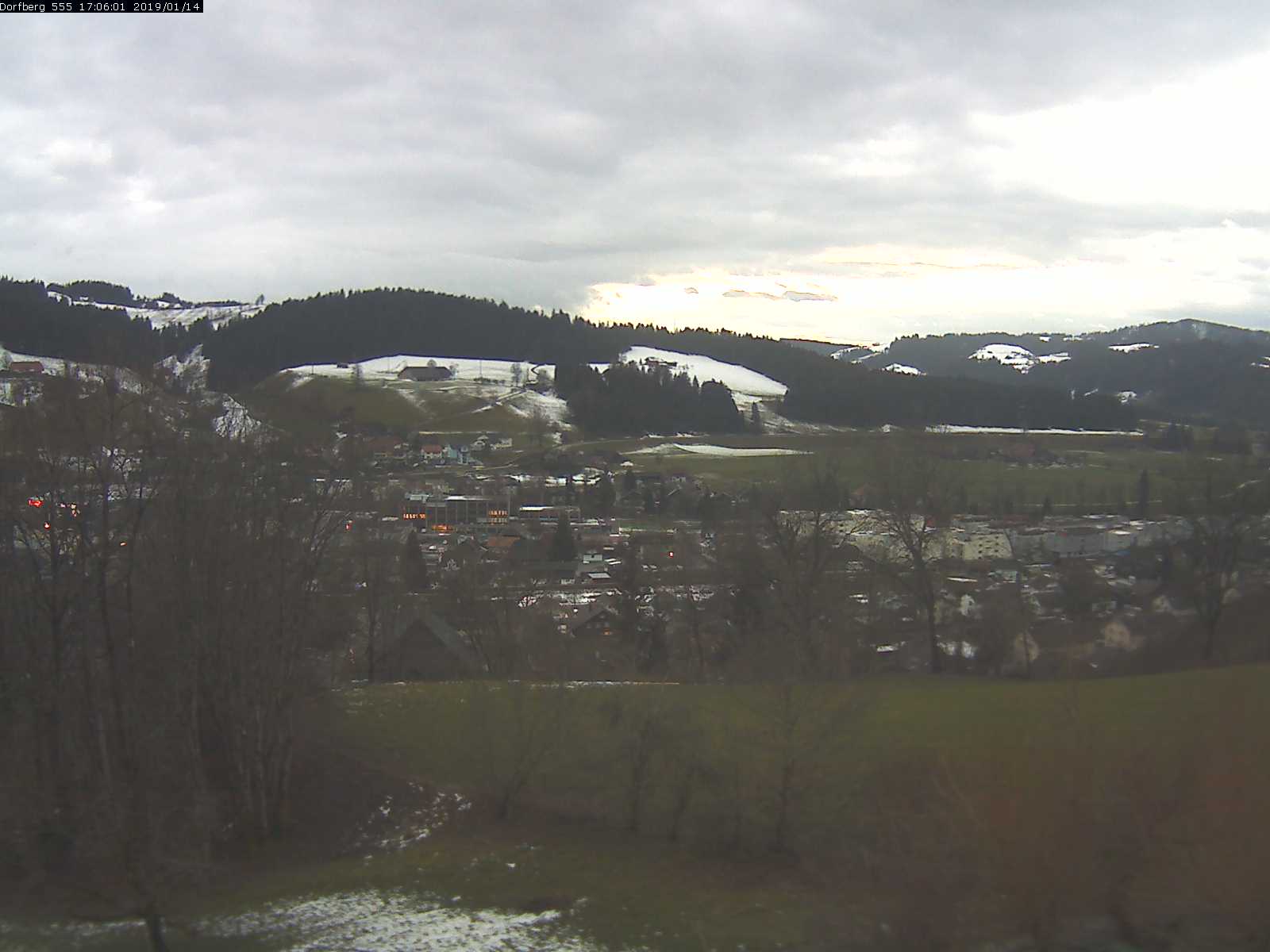 Webcam-Bild: Aussicht vom Dorfberg in Langnau 20190114-170601