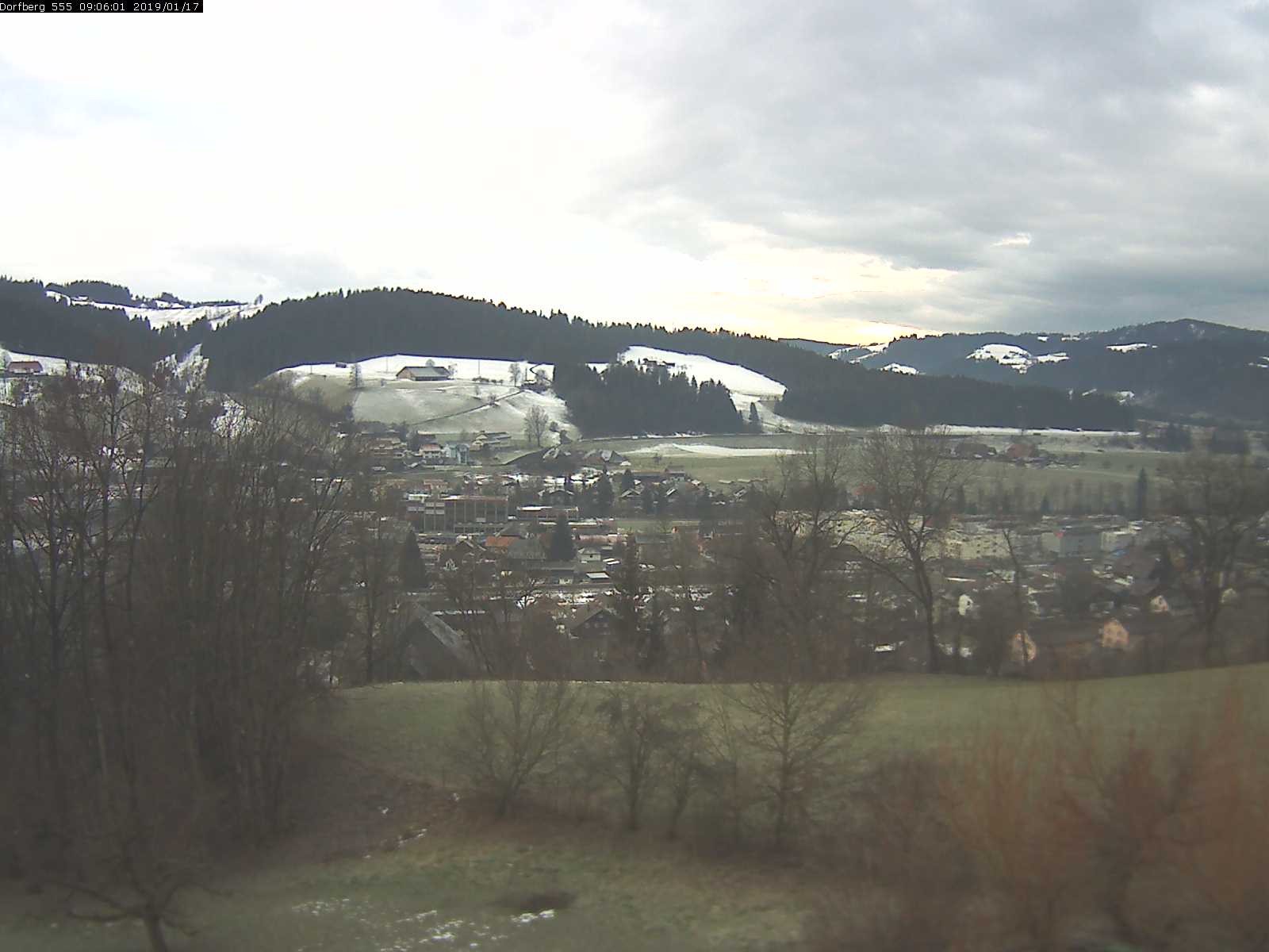 Webcam-Bild: Aussicht vom Dorfberg in Langnau 20190117-090601