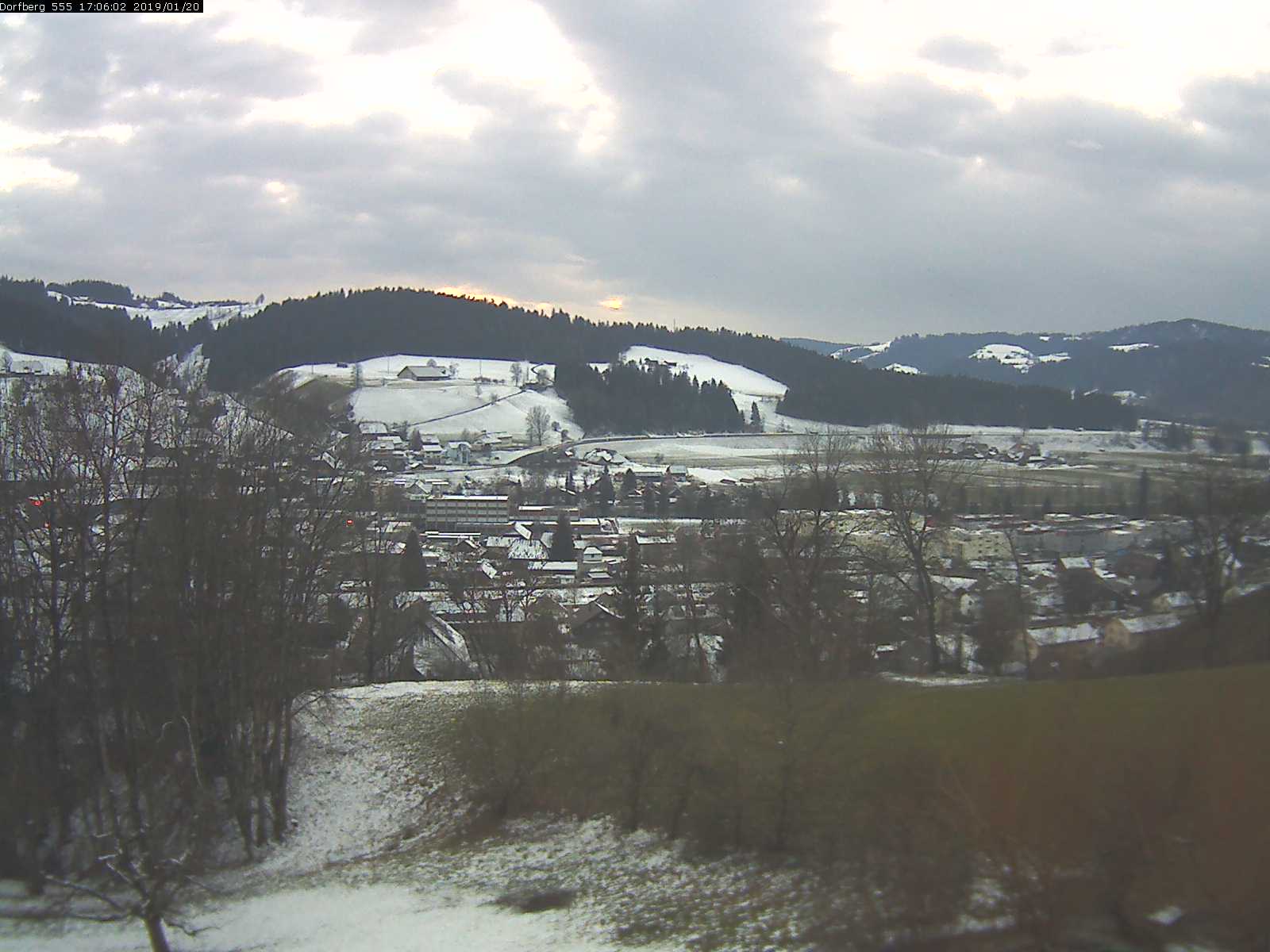 Webcam-Bild: Aussicht vom Dorfberg in Langnau 20190120-170601