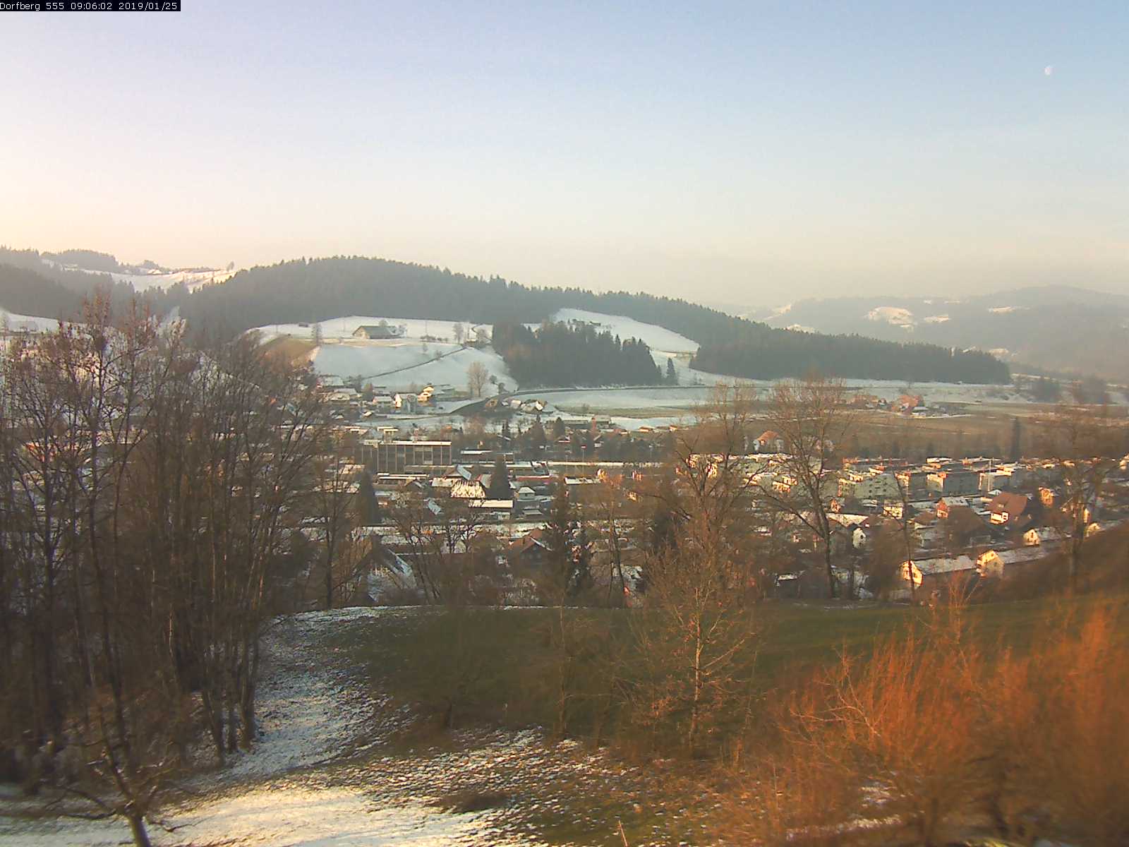 Webcam-Bild: Aussicht vom Dorfberg in Langnau 20190125-090601