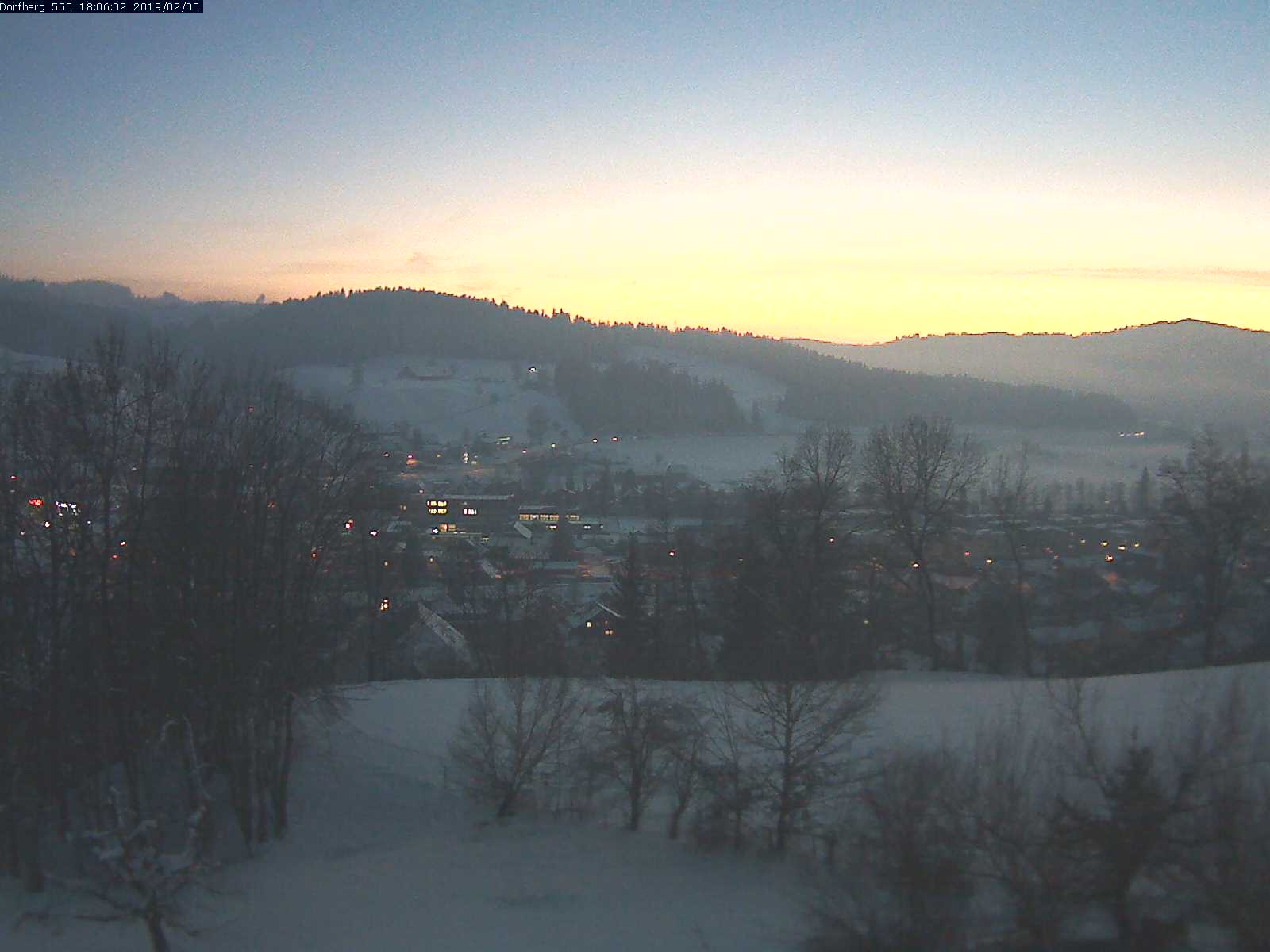Webcam-Bild: Aussicht vom Dorfberg in Langnau 20190205-180601