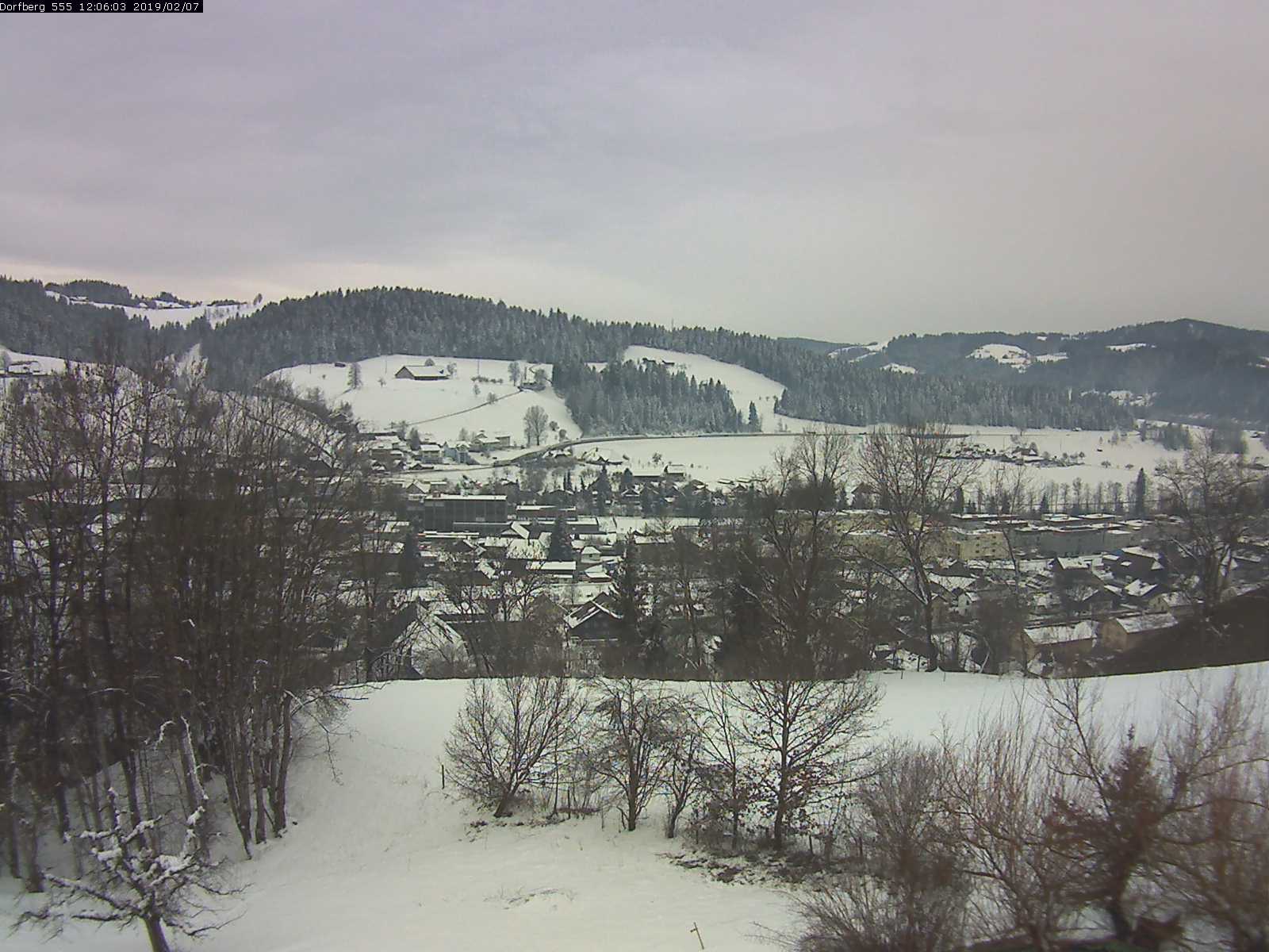 Webcam-Bild: Aussicht vom Dorfberg in Langnau 20190207-120601