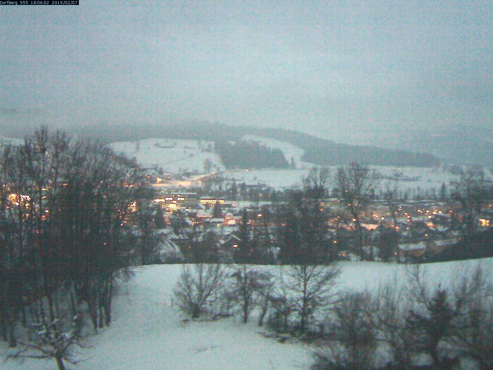 Webcam-Bild: Aussicht vom Dorfberg in Langnau 20190207-180601