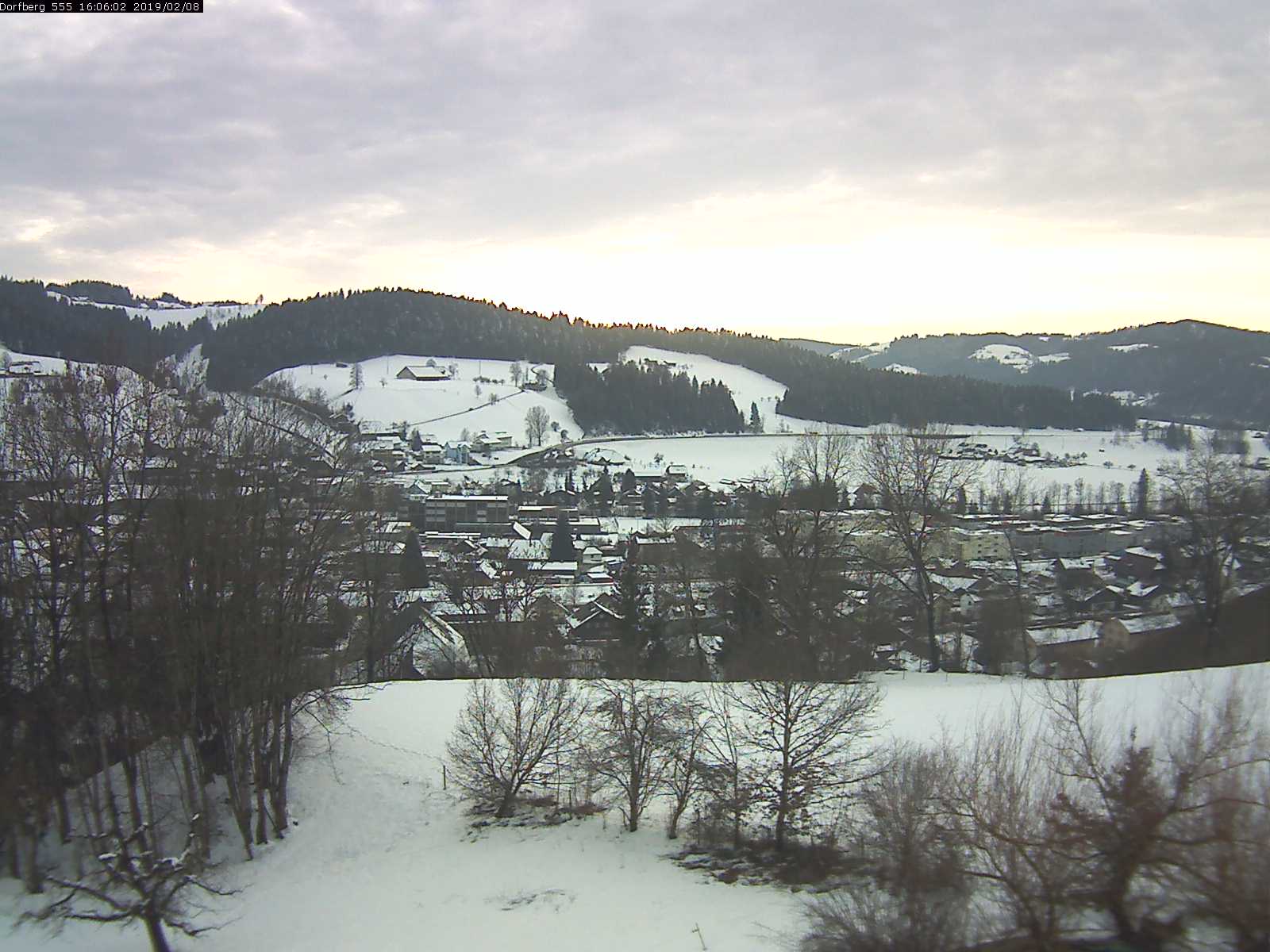 Webcam-Bild: Aussicht vom Dorfberg in Langnau 20190208-160602