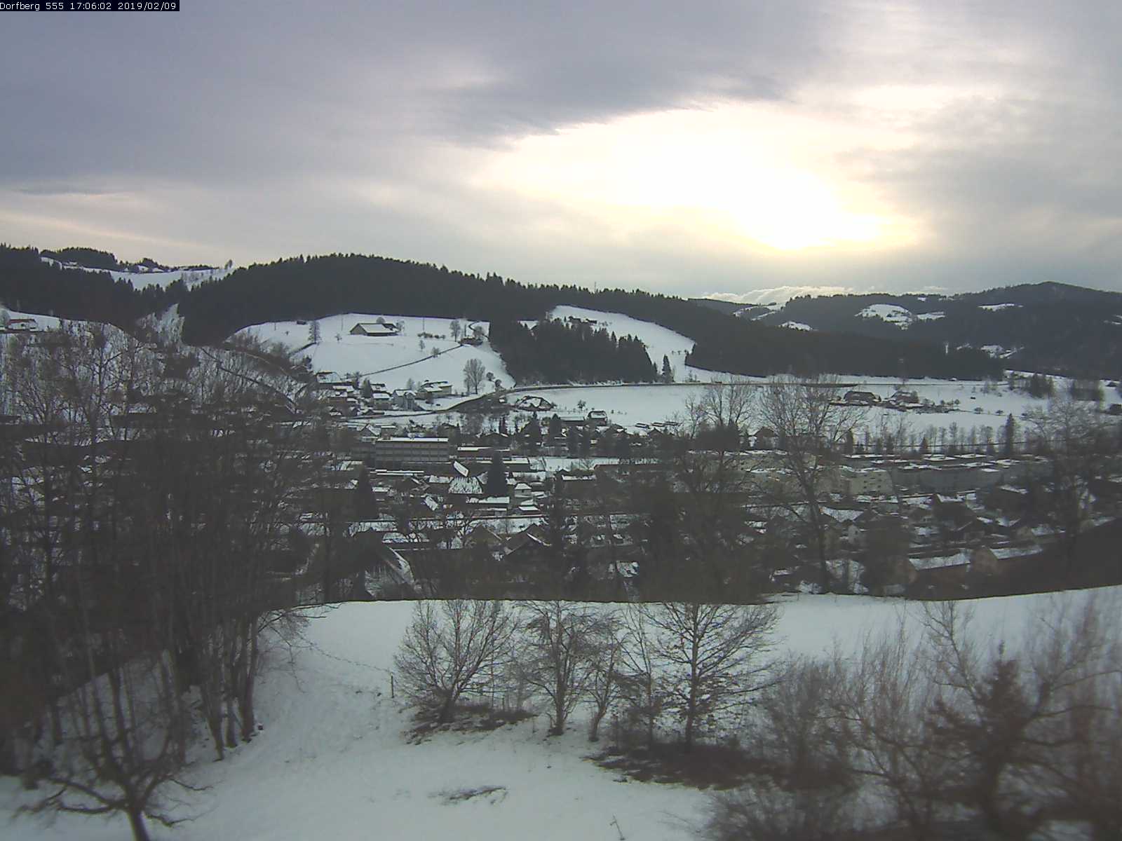 Webcam-Bild: Aussicht vom Dorfberg in Langnau 20190209-170601